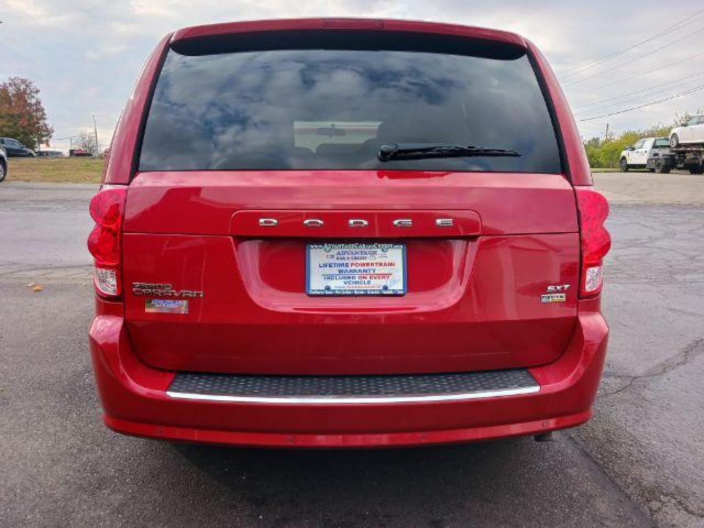 2015 Dp Cherry Red Crystal PC Dodge Grand Caravan SXT (2C4RDGCG1FR) with an 3.6L V6 DOHC 24V engine, 6-Speed Automatic transmission, located at 880 E. National Road, Vandalia, OH, 45377, (937) 908-9800, 39.892189, -84.181015 - Photo#5