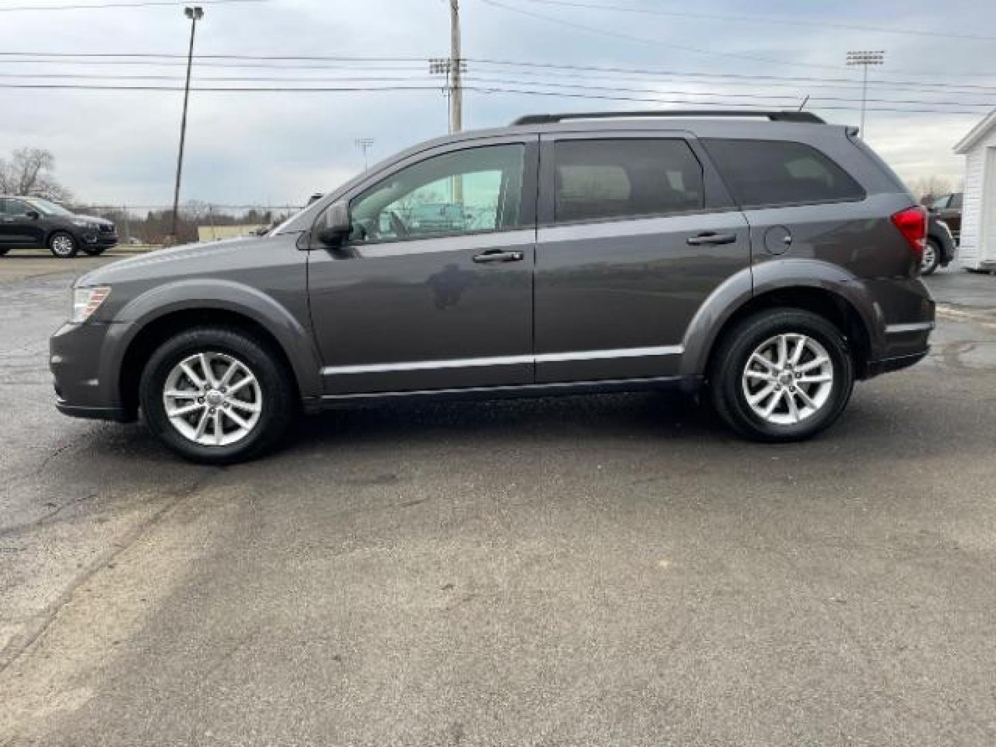 2015 Granite Crystal Met CC Dodge Journey SXT AWD (3C4PDDBG7FT) with an 3.6L V6 DOHC 24V engine, 6-Speed Automatic transmission, located at 1184 Kauffman Ave, Fairborn, OH, 45324, (937) 908-9800, 39.807365, -84.029114 - Photo#2