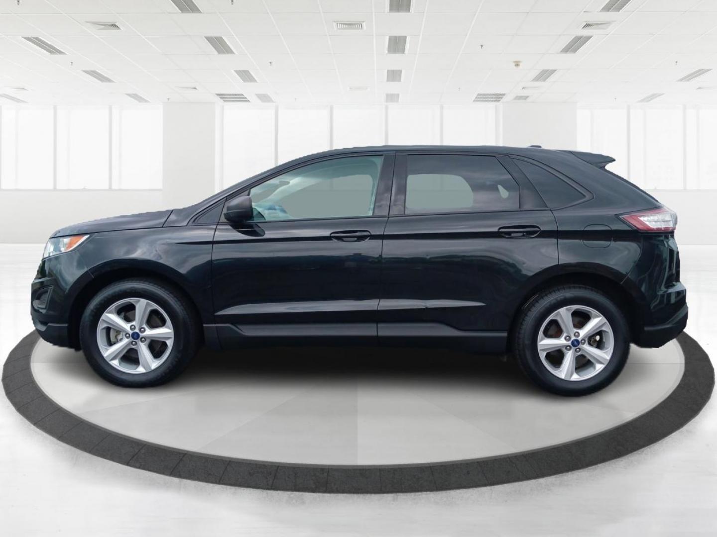 2015 Tuxedo Black Metallic Ford Edge (2FMTK3G99FB) with an 2.0L L4 DOHC 16V engine, 6-Speed Automatic transmission, located at 4508 South Dixie Dr, Moraine, OH, 45439, (937) 908-9800, 39.690136, -84.216438 - Photo#5