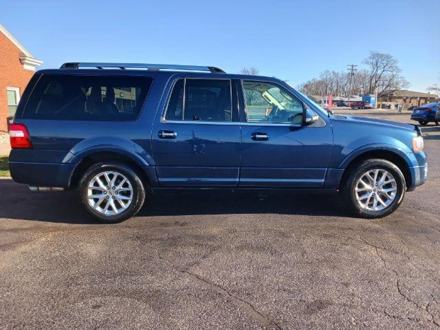 2015 Blue Jeans Metallic Ford Expedition EL Limited 4WD (1FMJK2AT6FE) with an 3.5L V6 DOHC 24V FFV engine, 6-Speed Automatic transmission, located at 1230 East Main St, Xenia, OH, 45385, (937) 908-9800, 39.687321, -83.910294 - Photo#5