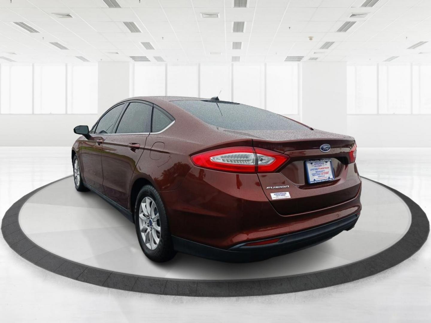 2015 Guard Ford Fusion (3FA6P0G78FR) with an 2.5L L4 DOHC 16V engine, 6-Speed Automatic transmission, located at 1951 S Dayton Lakeview Rd., New Carlisle, OH, 45344, (937) 908-9800, 39.890999, -84.050255 - Photo#4