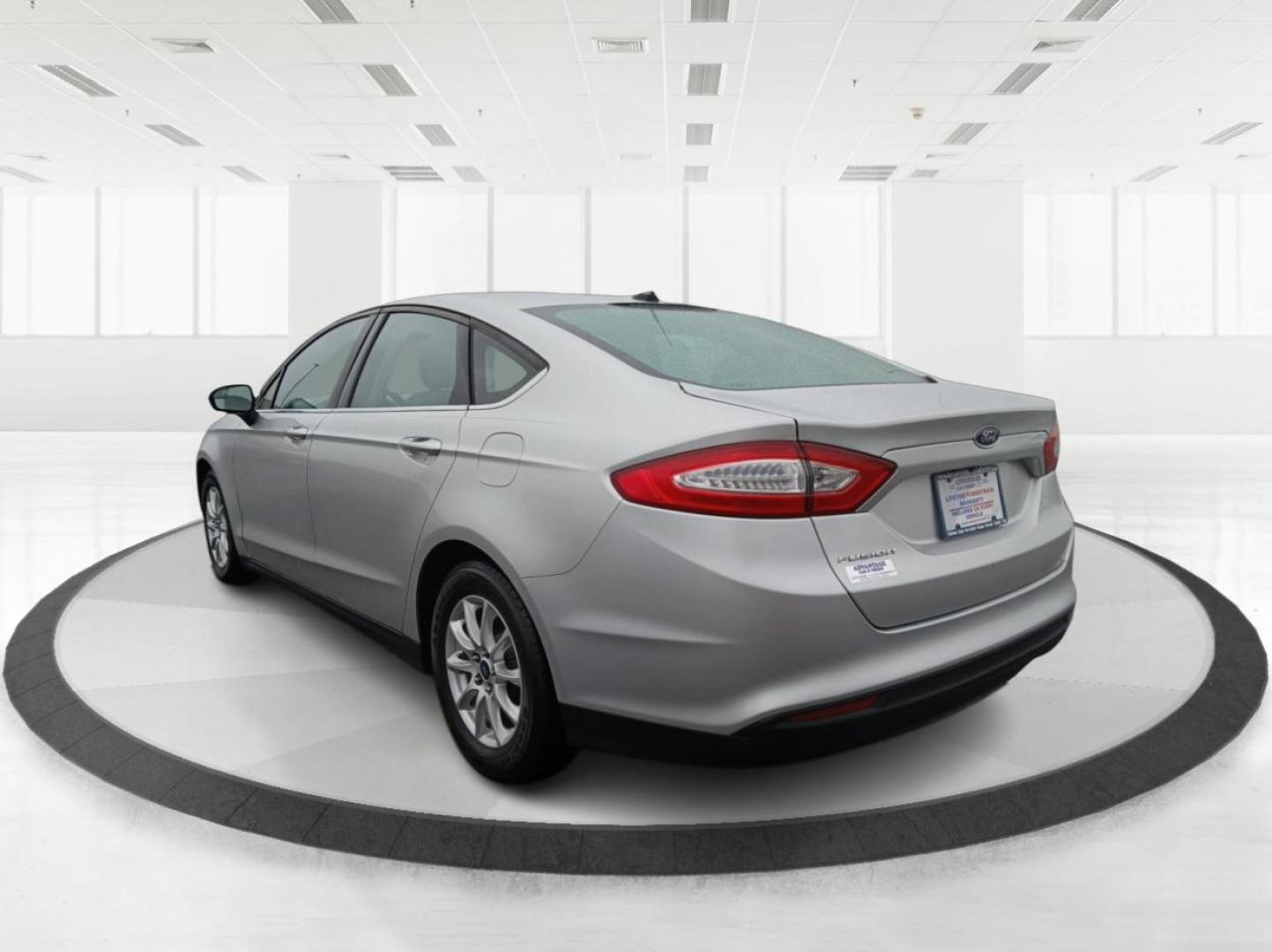 2015 Ingot Silver Ford Fusion S (3FA6P0G74FR) with an 2.5L L4 DOHC 16V engine, 6-Speed Automatic transmission, located at 8750 N County Rd 25A, Piqua, OH, 45356, (937) 908-9800, 40.164391, -84.232513 - Photo#4