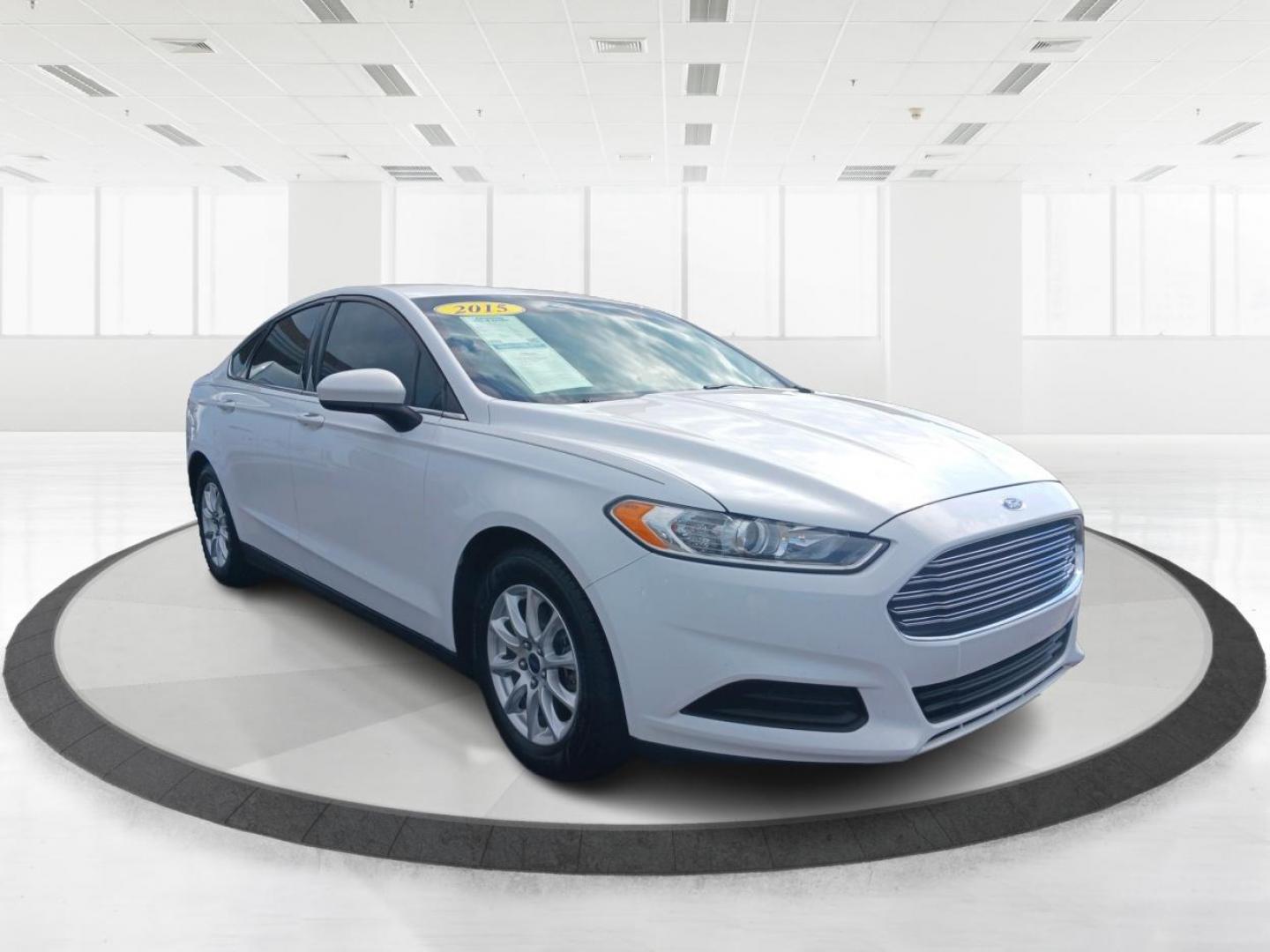 2015 Oxford White Ford Fusion (1FA6P0G71F5) with an 2.5L L4 DOHC 16V engine, 6-Speed Automatic transmission, located at 880 E. National Road, Vandalia, OH, 45377, (937) 908-9800, 39.892189, -84.181015 - Photo#0