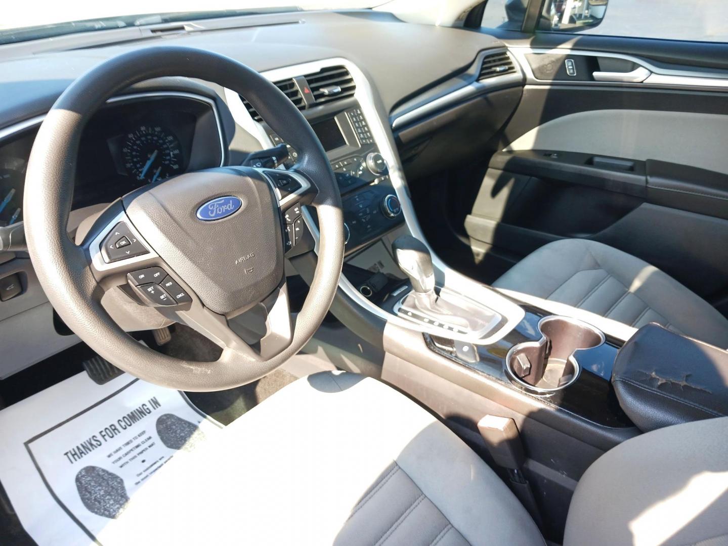 2015 Magnetic Ford Fusion (3FA6P0G78FR) with an 2.5L L4 DOHC 16V engine, 6-Speed Automatic transmission, located at 4508 South Dixie Dr, Moraine, OH, 45439, (937) 908-9800, 39.690136, -84.216438 - Photo#8