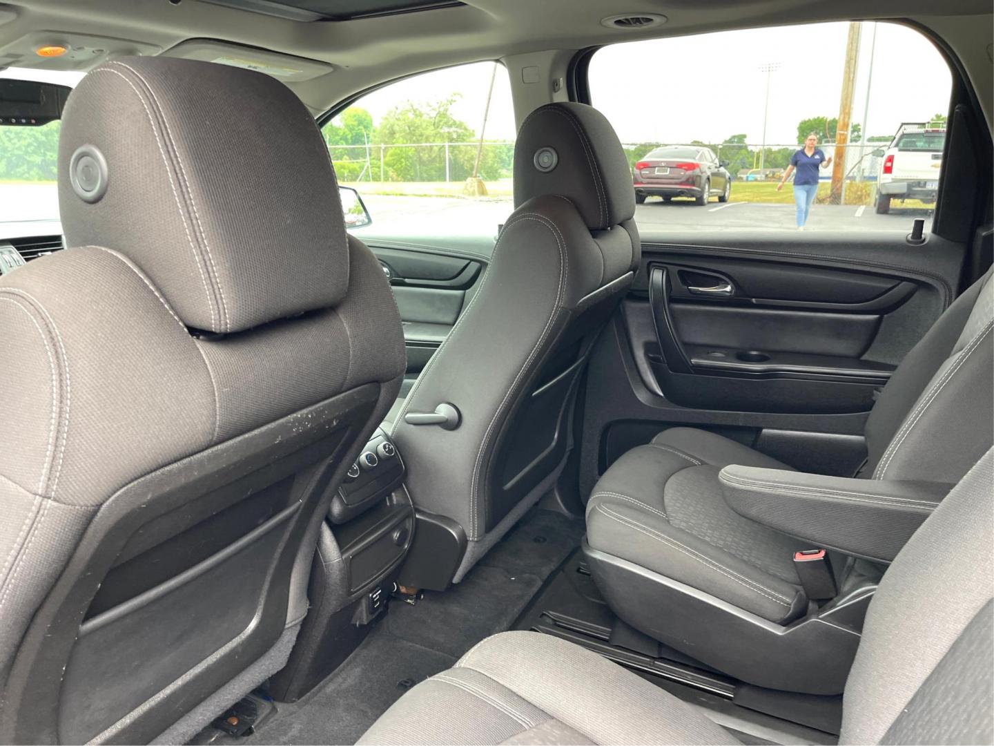 2015 Carbon Black Metallic GMC Acadia SLE-2 AWD (1GKKVPKD8FJ) with an 3.6L V6 DOHC 24V engine, 6-Speed Automatic transmission, located at 1951 S Dayton Lakeview Rd., New Carlisle, OH, 45344, (937) 908-9800, 39.890999, -84.050255 - Photo#9