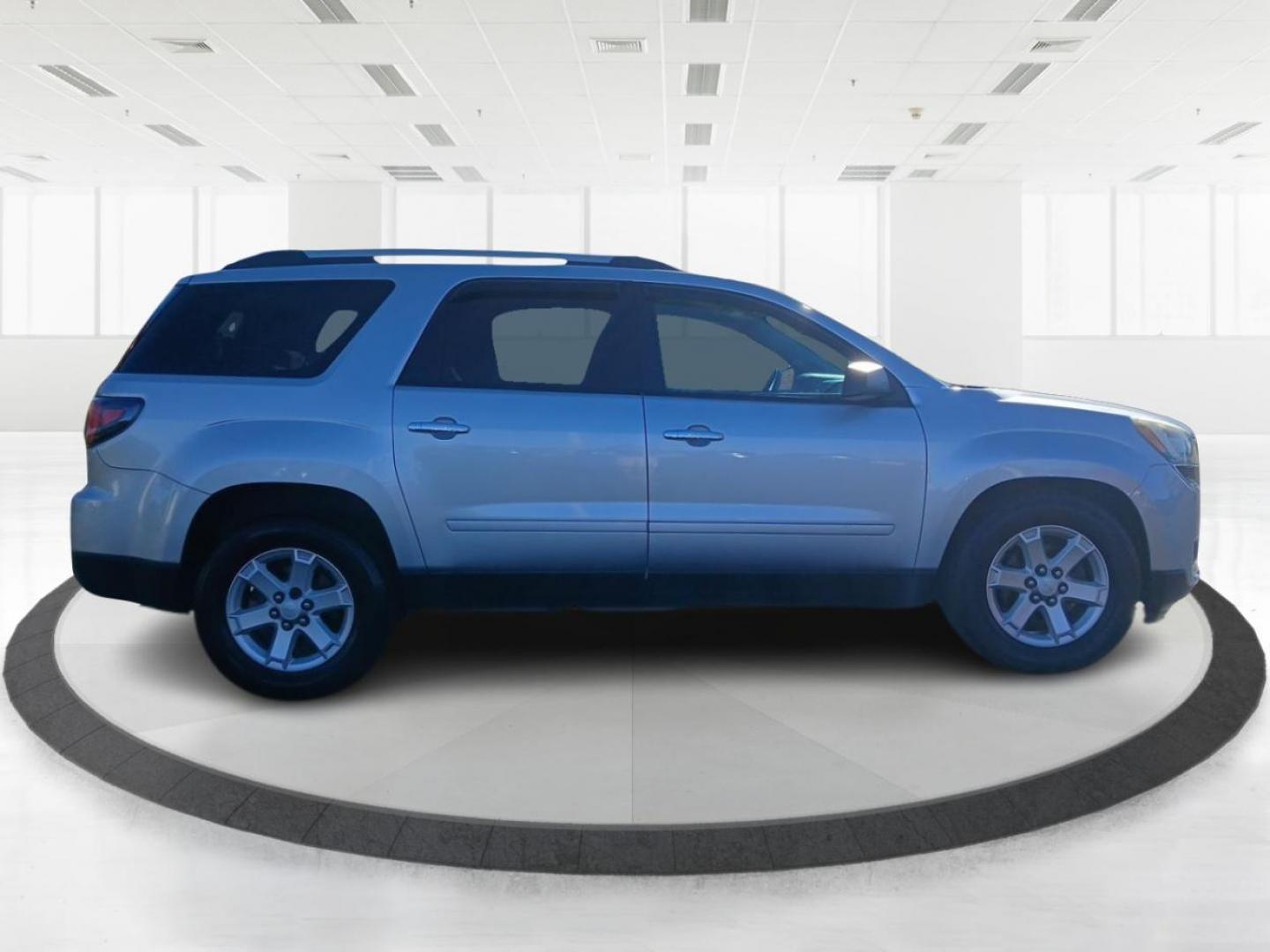 2015 Quicksilver Metallic GMC Acadia SLE-2 AWD (1GKKVPKD4FJ) with an 3.6L V6 DOHC 24V engine, 6-Speed Automatic transmission, located at 880 E. National Road, Vandalia, OH, 45377, (937) 908-9800, 39.892189, -84.181015 - Photo#1