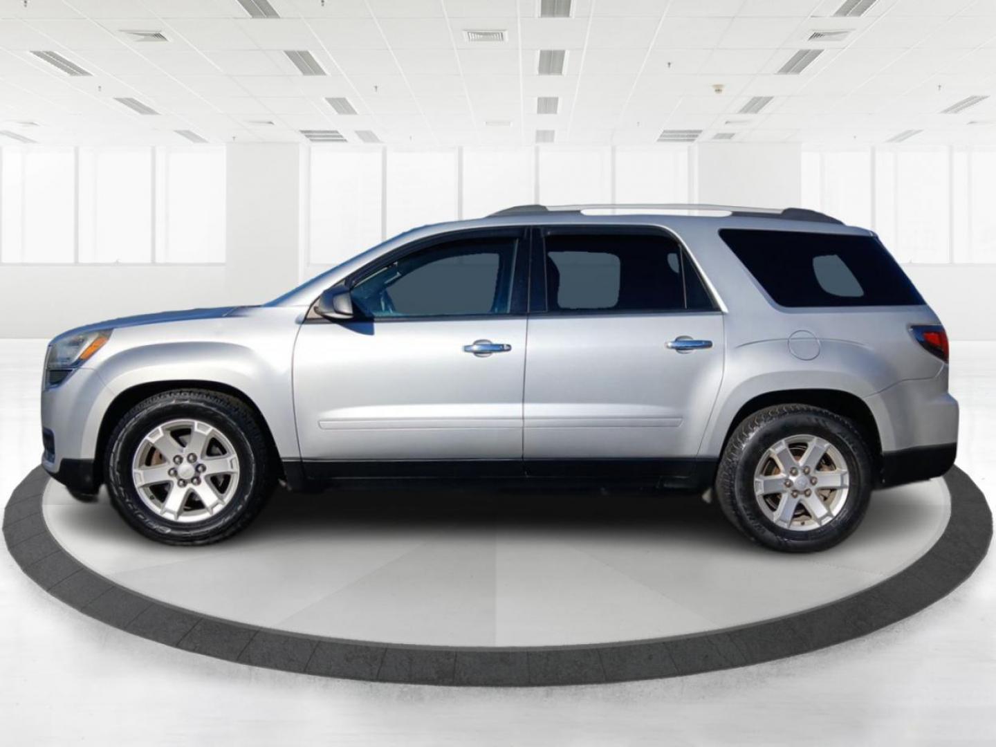 2015 Quicksilver Metallic GMC Acadia SLE-2 AWD (1GKKVPKD4FJ) with an 3.6L V6 DOHC 24V engine, 6-Speed Automatic transmission, located at 880 E. National Road, Vandalia, OH, 45377, (937) 908-9800, 39.892189, -84.181015 - Photo#5