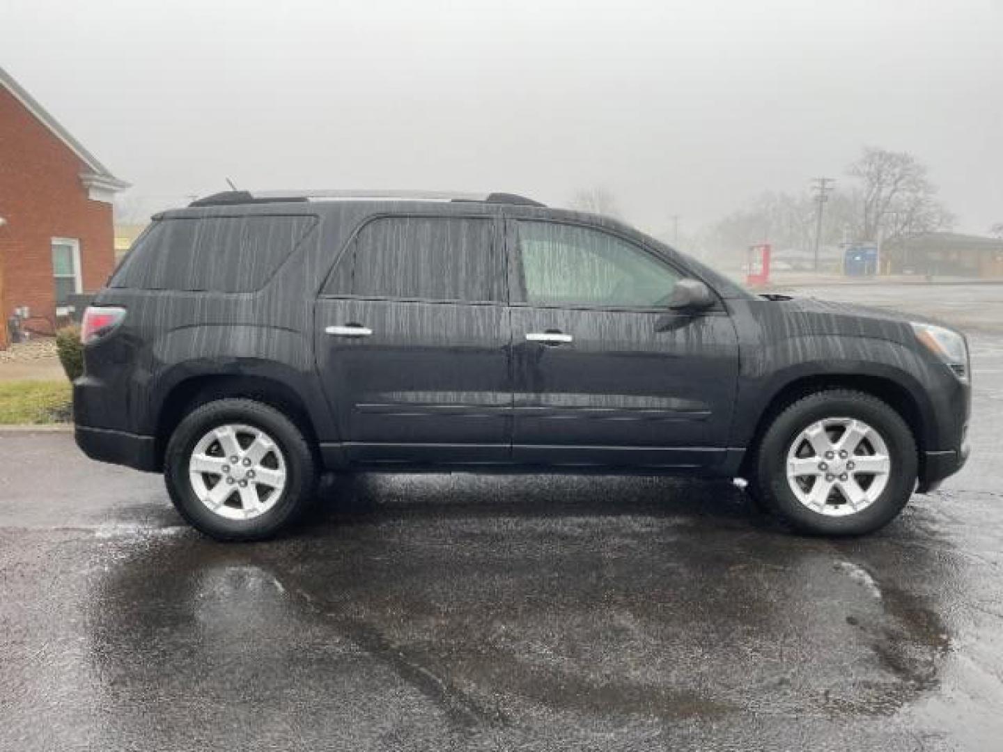 2015 Carbon Black Metallic GMC Acadia SLE-2 FWD (1GKKRPKD3FJ) with an 3.6L V6 DOHC 24V engine, 6-Speed Automatic transmission, located at 1184 Kauffman Ave, Fairborn, OH, 45324, (937) 908-9800, 39.807365, -84.029114 - Photo#2