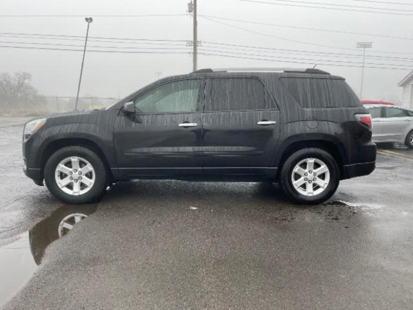 2015 Carbon Black Metallic GMC Acadia SLE-2 FWD (1GKKRPKD3FJ) with an 3.6L V6 DOHC 24V engine, 6-Speed Automatic transmission, located at 1184 Kauffman Ave, Fairborn, OH, 45324, (937) 908-9800, 39.807365, -84.029114 - Photo#3