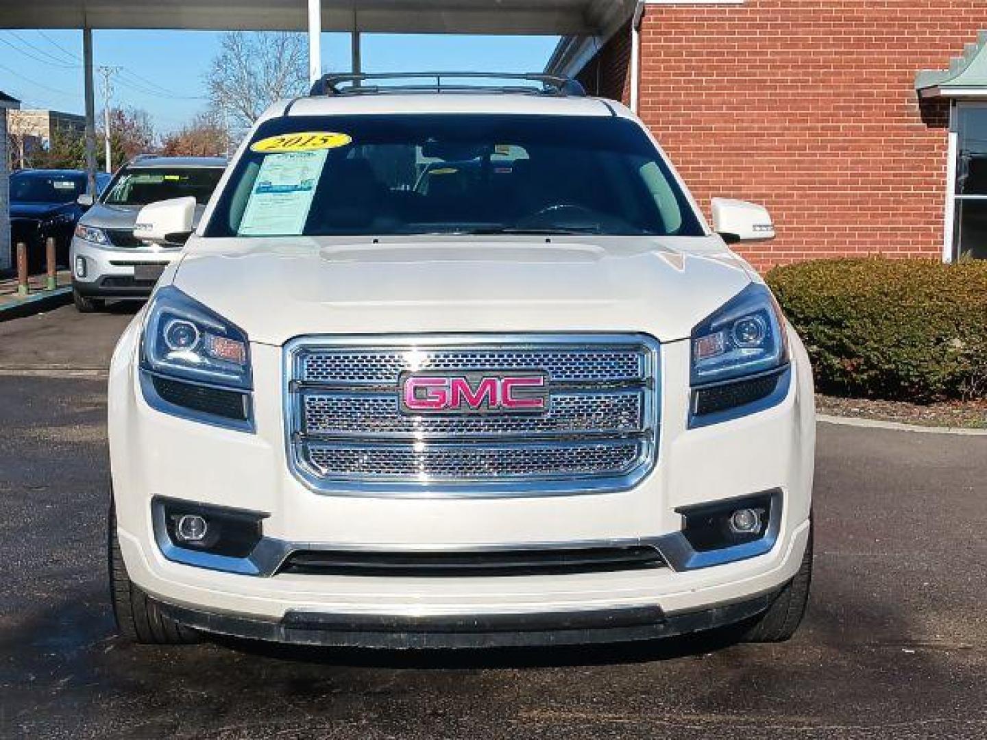 2015 White Diamond Tricoat GMC Acadia Denali AWD (1GKKVTKD6FJ) with an 3.6L V6 DOHC 24V engine, 6-Speed Automatic transmission, located at 4508 South Dixie Dr, Moraine, OH, 45439, (937) 908-9800, 39.690136, -84.216438 - Photo#1