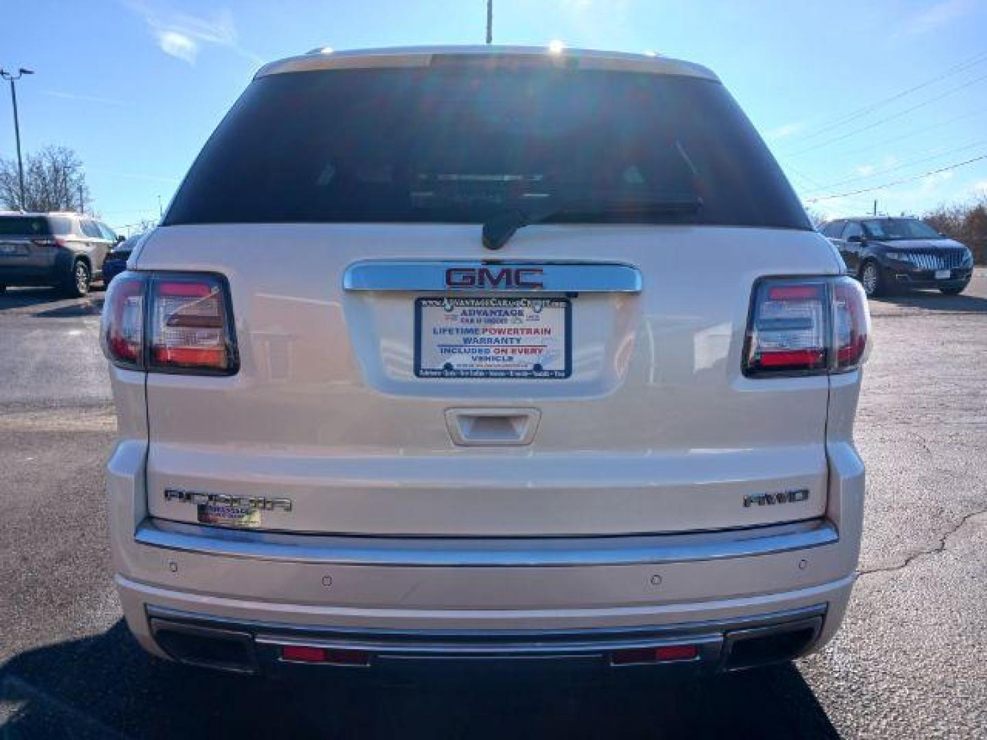 2015 White Diamond Tricoat GMC Acadia Denali AWD (1GKKVTKD6FJ) with an 3.6L V6 DOHC 24V engine, 6-Speed Automatic transmission, located at 4508 South Dixie Dr, Moraine, OH, 45439, (937) 908-9800, 39.690136, -84.216438 - Photo#5