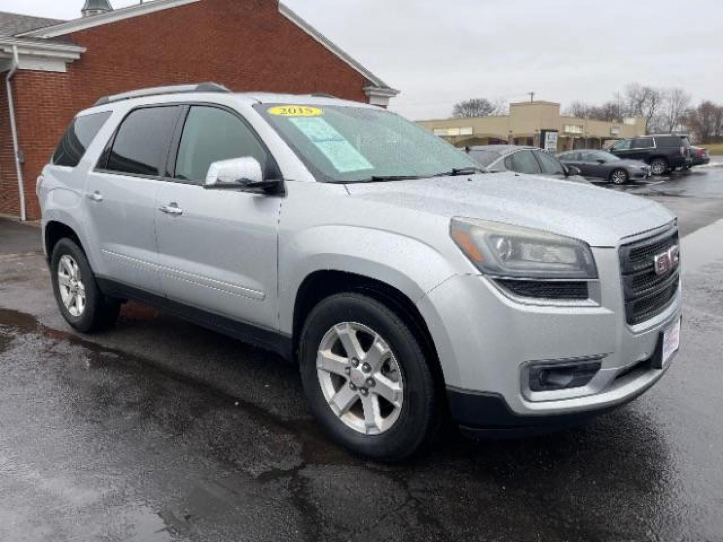 2015 Champagne Silver Metallic GMC Acadia SLE-1 FWD (1GKKRNED9FJ) with an 3.6L V6 DOHC 24V engine, 6-Speed Automatic transmission, located at 1230 East Main St, Xenia, OH, 45385, (937) 908-9800, 39.687321, -83.910294 - Photo#0