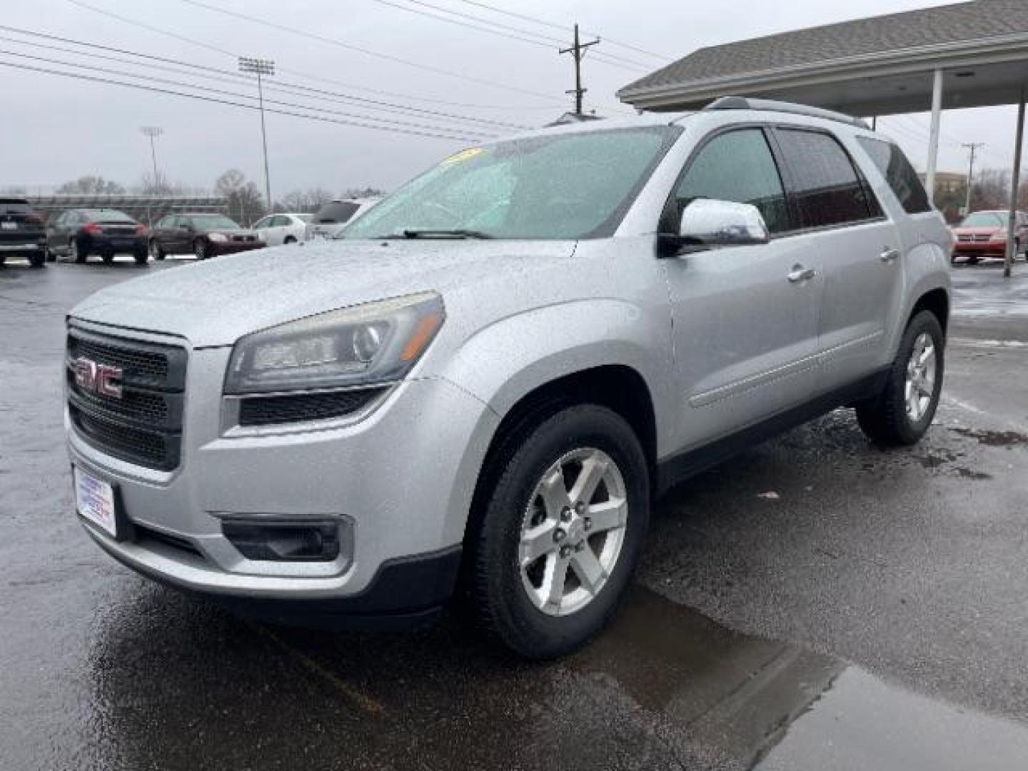 2015 Champagne Silver Metallic GMC Acadia SLE-1 FWD (1GKKRNED9FJ) with an 3.6L V6 DOHC 24V engine, 6-Speed Automatic transmission, located at 1230 East Main St, Xenia, OH, 45385, (937) 908-9800, 39.687321, -83.910294 - Photo#1