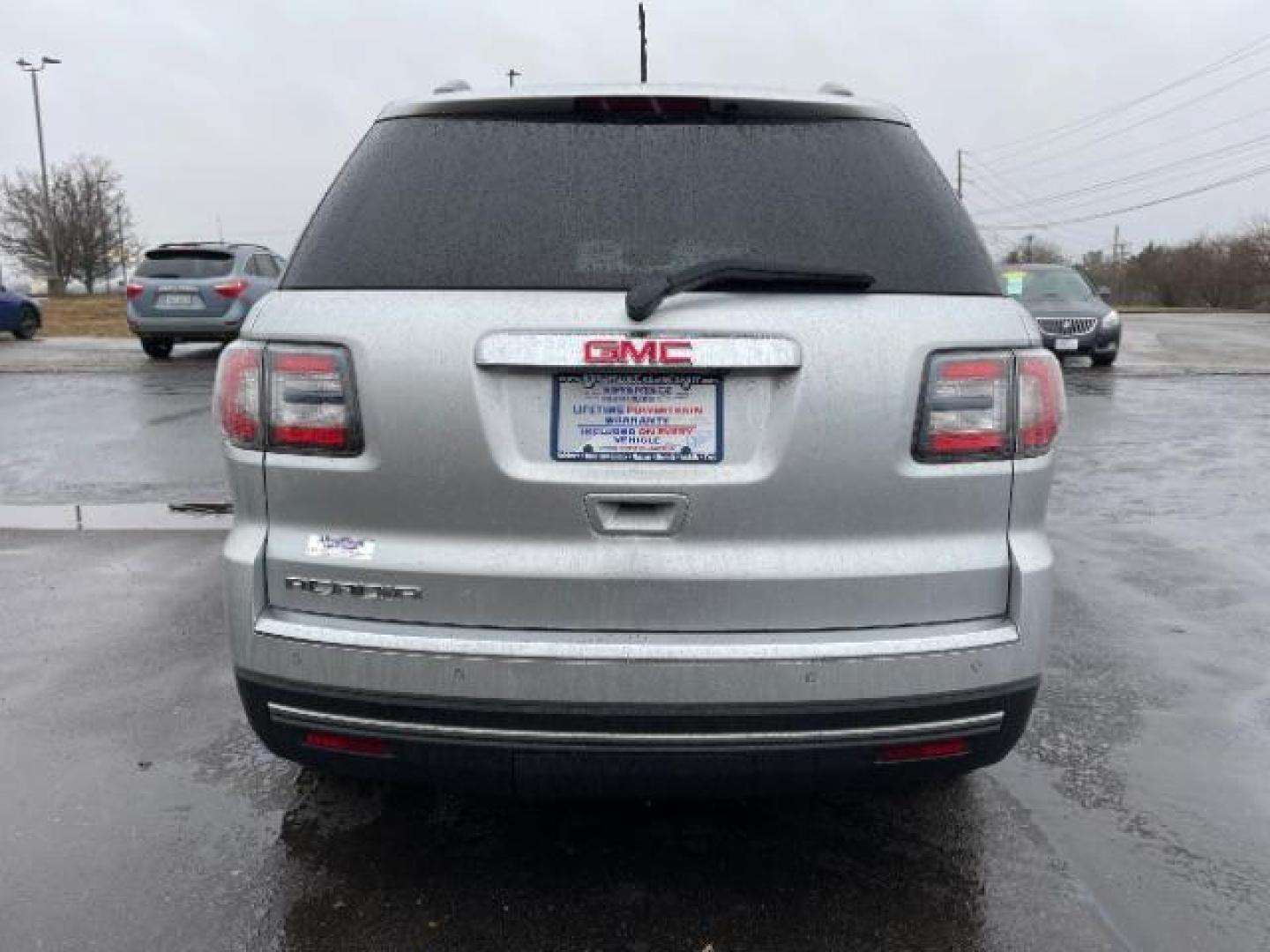 2015 Champagne Silver Metallic GMC Acadia SLE-1 FWD (1GKKRNED9FJ) with an 3.6L V6 DOHC 24V engine, 6-Speed Automatic transmission, located at 1230 East Main St, Xenia, OH, 45385, (937) 908-9800, 39.687321, -83.910294 - Photo#3