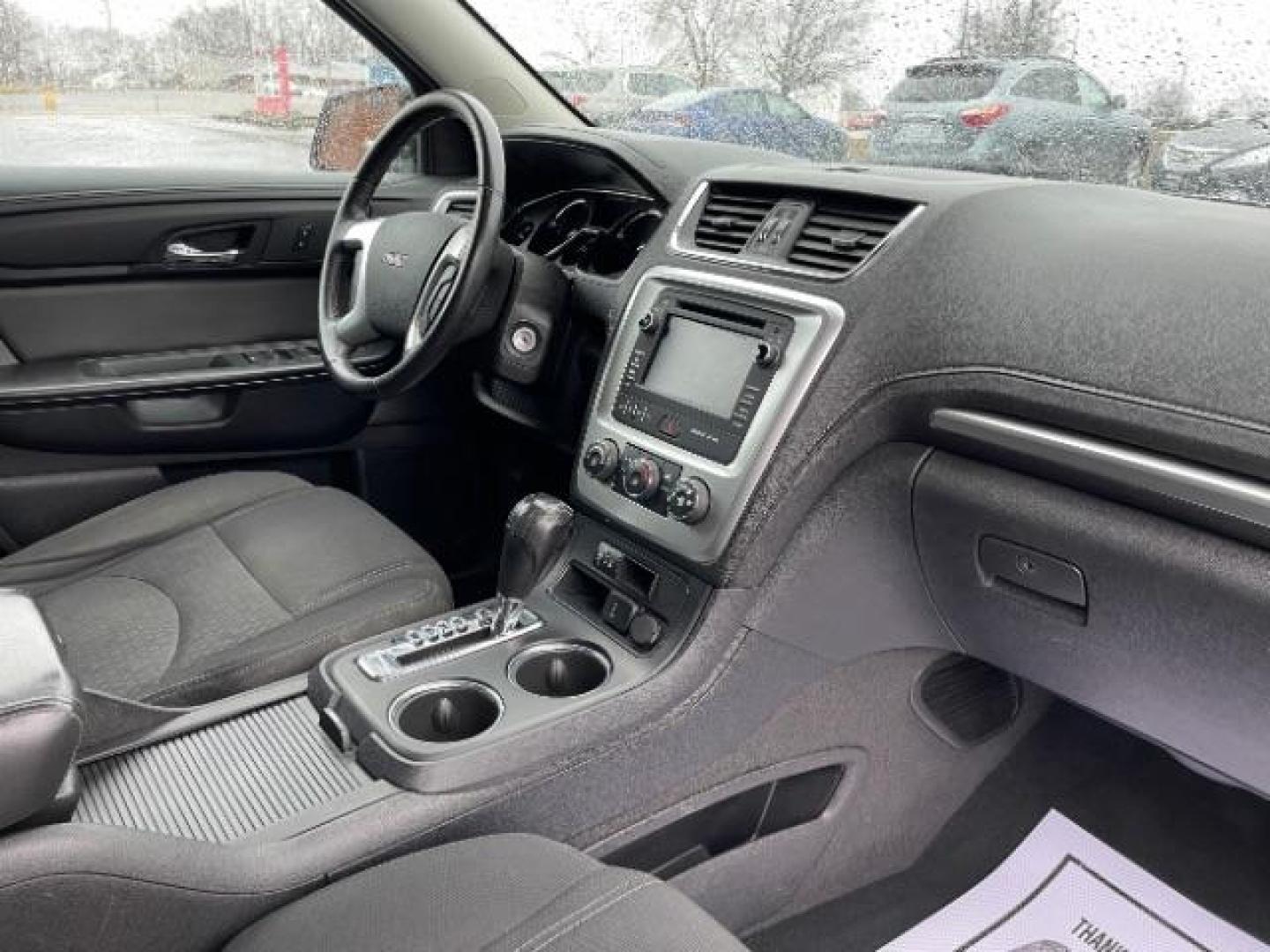 2015 Champagne Silver Metallic GMC Acadia SLE-1 FWD (1GKKRNED9FJ) with an 3.6L V6 DOHC 24V engine, 6-Speed Automatic transmission, located at 1230 East Main St, Xenia, OH, 45385, (937) 908-9800, 39.687321, -83.910294 - Photo#8