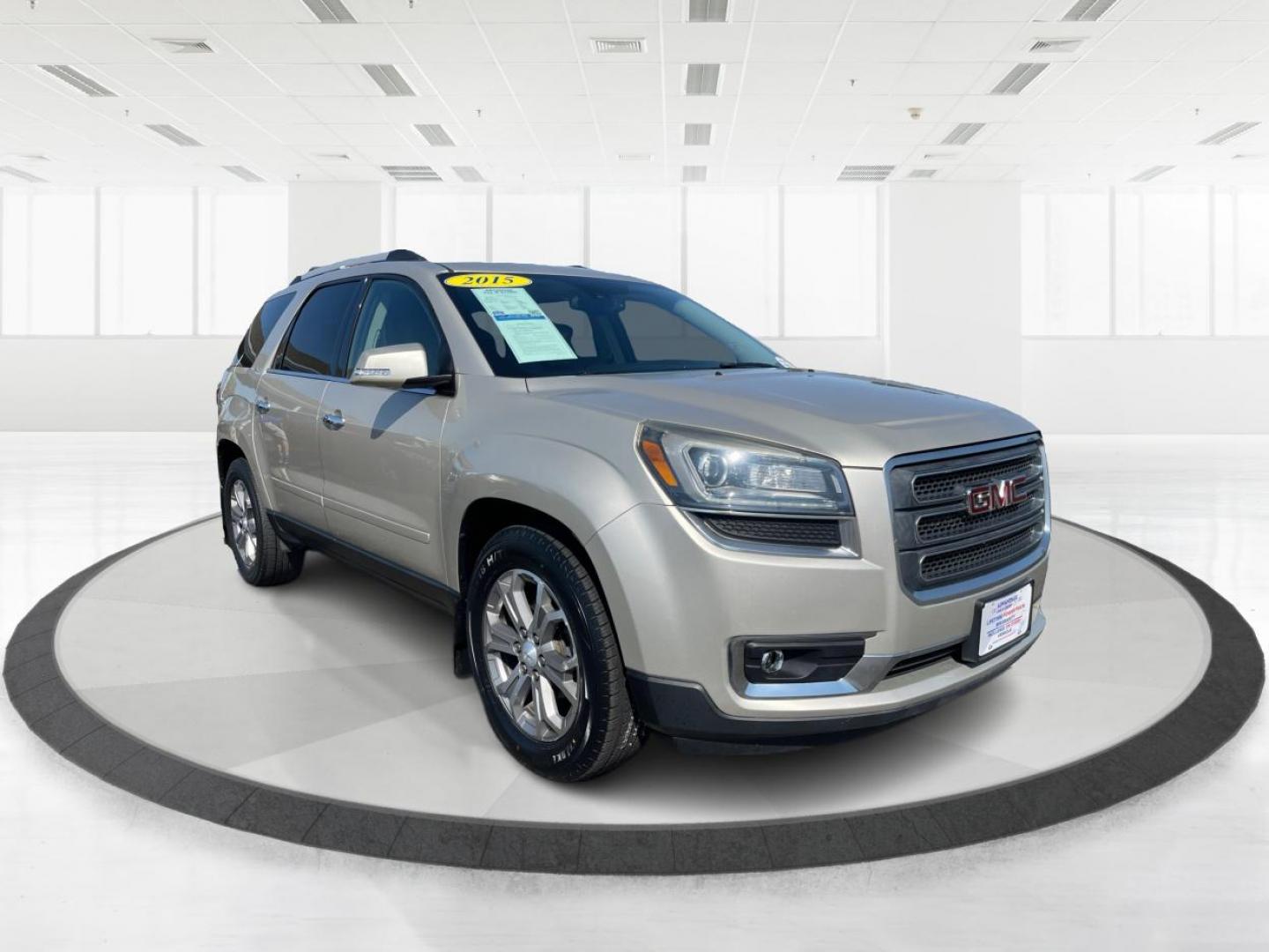 2015 Champagne Silver Metallic GMC Acadia (1GKKVRKD2FJ) with an 3.6L V6 DOHC 24V engine, 6-Speed Automatic transmission, located at 1230 East Main St, Xenia, OH, 45385, (937) 908-9800, 39.687321, -83.910294 - Photo#0