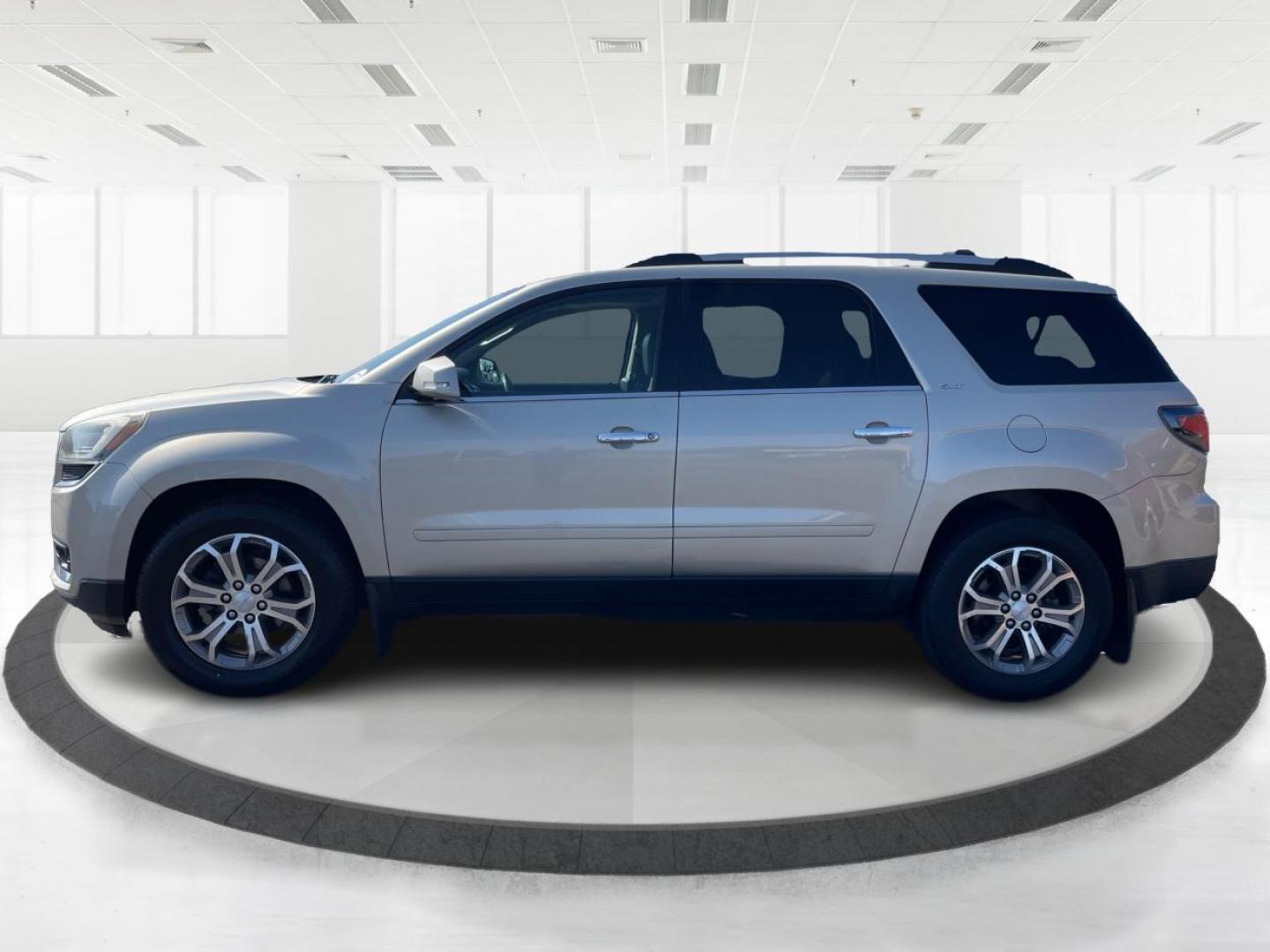 2015 Champagne Silver Metallic GMC Acadia (1GKKVRKD2FJ) with an 3.6L V6 DOHC 24V engine, 6-Speed Automatic transmission, located at 1230 East Main St, Xenia, OH, 45385, (937) 908-9800, 39.687321, -83.910294 - Photo#5