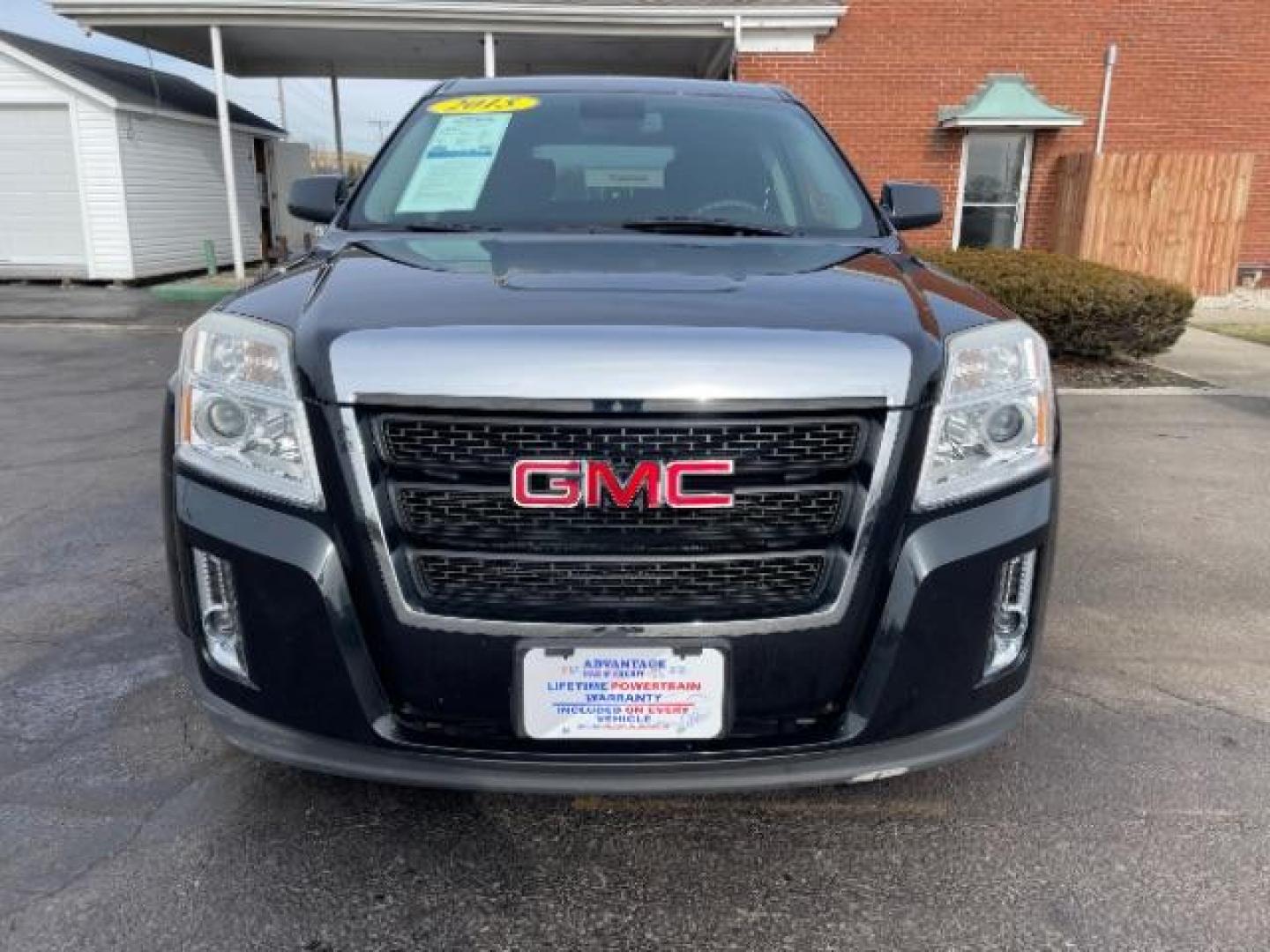 2015 Carbon Black Metallic GMC Terrain SLE1 AWD (2GKFLVEK4F6) with an 2.4L L4 DOHC 16V engine, 6-Speed Automatic transmission, located at 1951 S Dayton Lakeview Rd., New Carlisle, OH, 45344, (937) 908-9800, 39.890999, -84.050255 - Photo#4