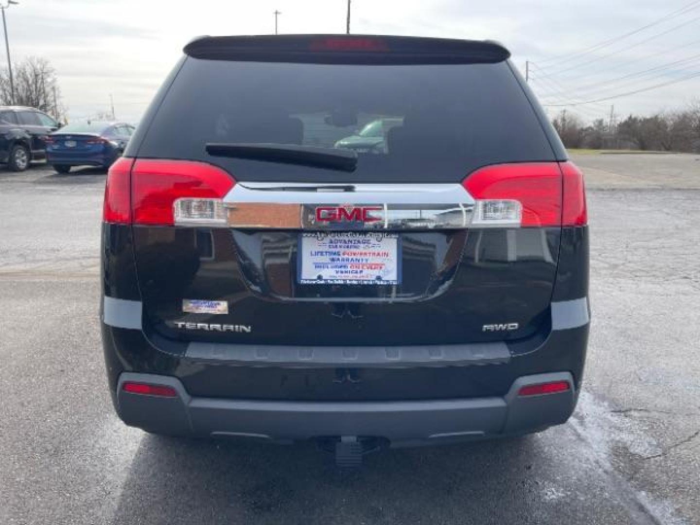 2015 Carbon Black Metallic GMC Terrain SLE1 AWD (2GKFLVEK4F6) with an 2.4L L4 DOHC 16V engine, 6-Speed Automatic transmission, located at 1951 S Dayton Lakeview Rd., New Carlisle, OH, 45344, (937) 908-9800, 39.890999, -84.050255 - Photo#5