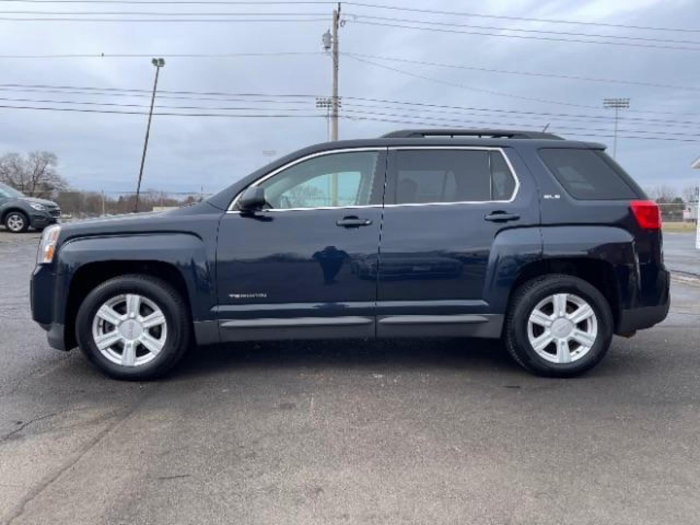 2015 Dark Sapphire Blue Met GMC Terrain SLE2 FWD (2GKFLWEK9F6) with an 2.4L L4 DOHC 16V engine, 6-Speed Automatic transmission, located at 1951 S Dayton Lakeview Rd., New Carlisle, OH, 45344, (937) 908-9800, 39.890999, -84.050255 - Photo#5