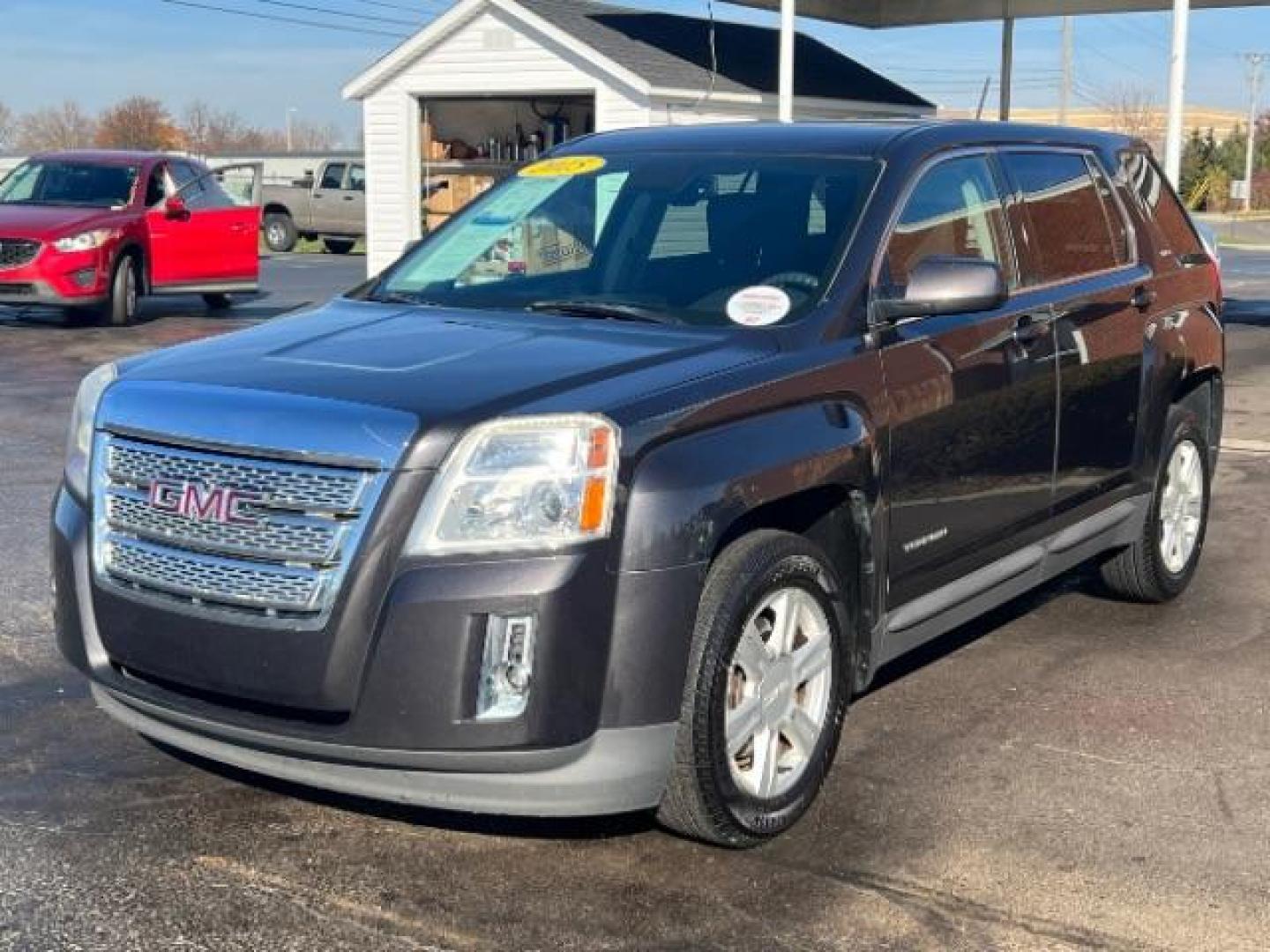 2015 Onyx Black GMC Terrain SLE1 FWD (2GKALMEK0F6) with an 2.4L L4 DOHC 16V engine, 6-Speed Automatic transmission, located at 880 E. National Road, Vandalia, OH, 45377, (937) 908-9800, 39.892189, -84.181015 - Photo#2