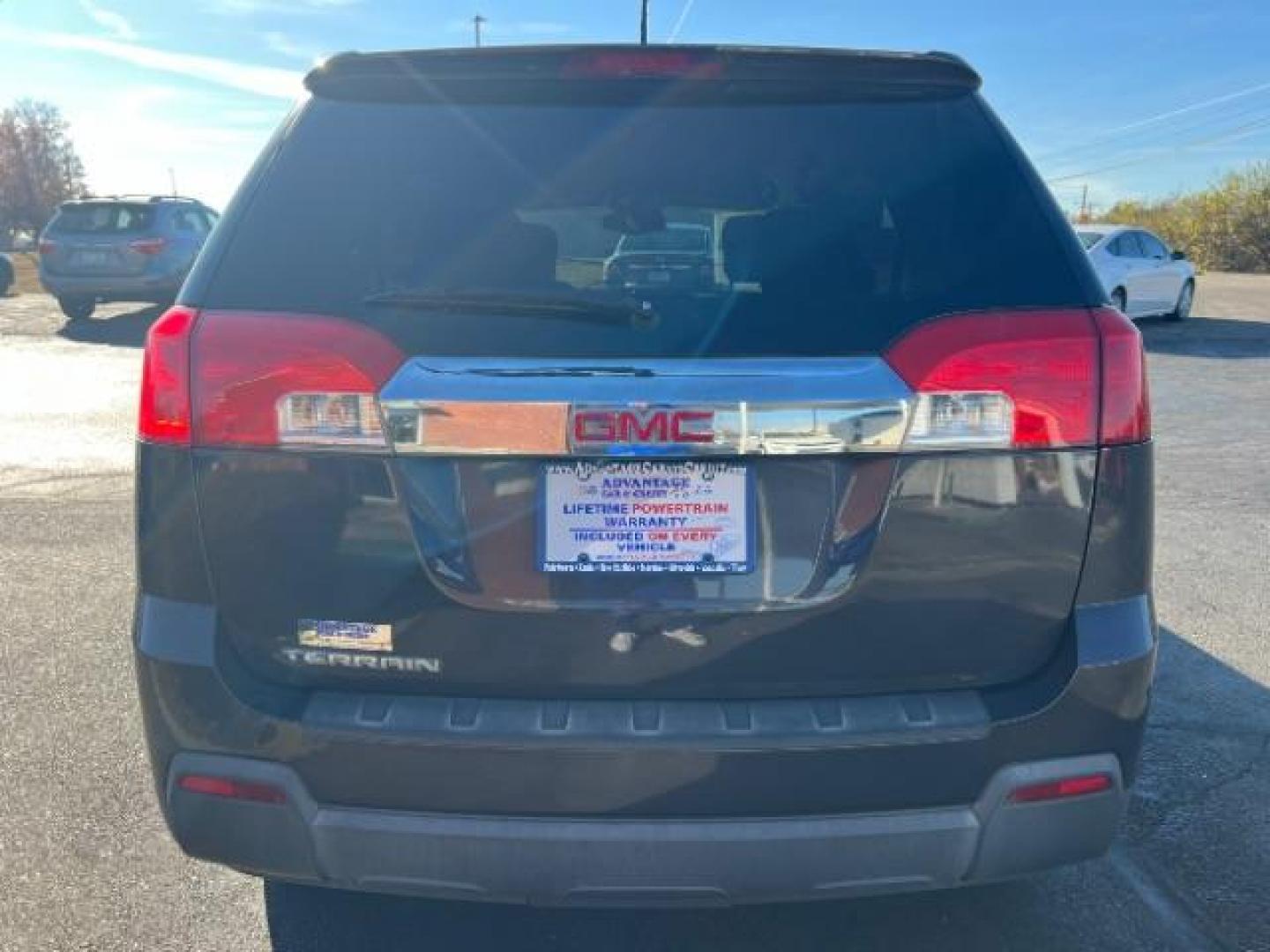 2015 Onyx Black GMC Terrain SLE1 FWD (2GKALMEK0F6) with an 2.4L L4 DOHC 16V engine, 6-Speed Automatic transmission, located at 880 E. National Road, Vandalia, OH, 45377, (937) 908-9800, 39.892189, -84.181015 - Photo#4