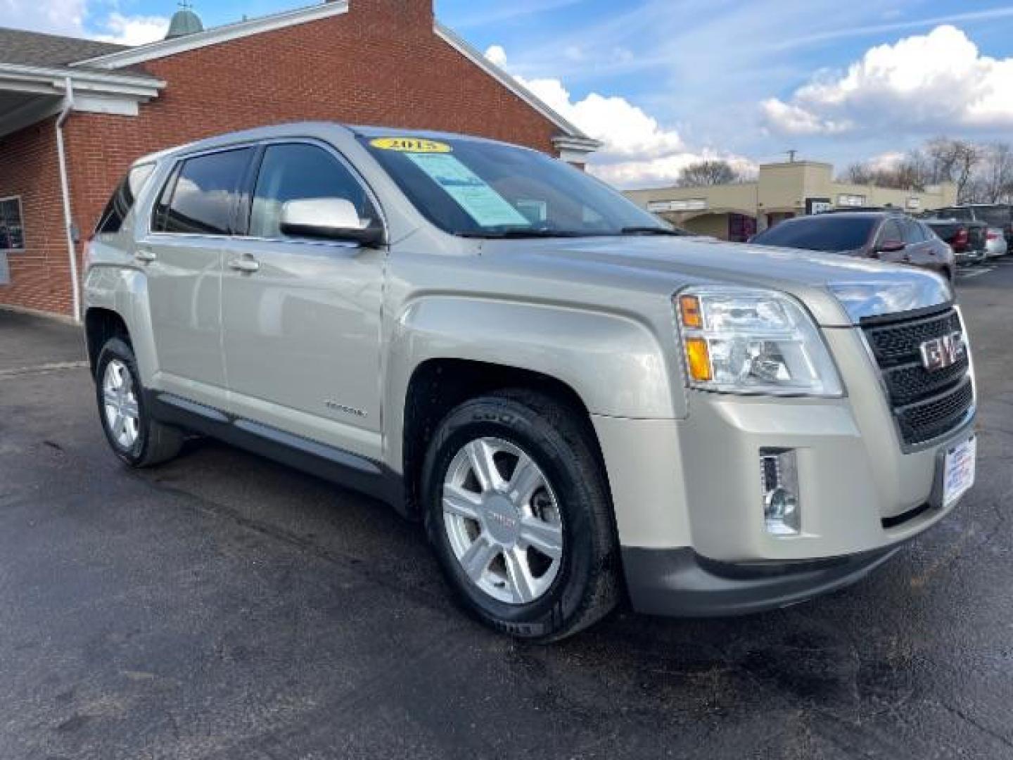 2015 Champagne Silver Metallic GMC Terrain SLE1 FWD (2GKALMEK8F6) with an 2.4L L4 DOHC 16V engine, 6-Speed Automatic transmission, located at 880 E. National Road, Vandalia, OH, 45377, (937) 908-9800, 39.892189, -84.181015 - Photo#0