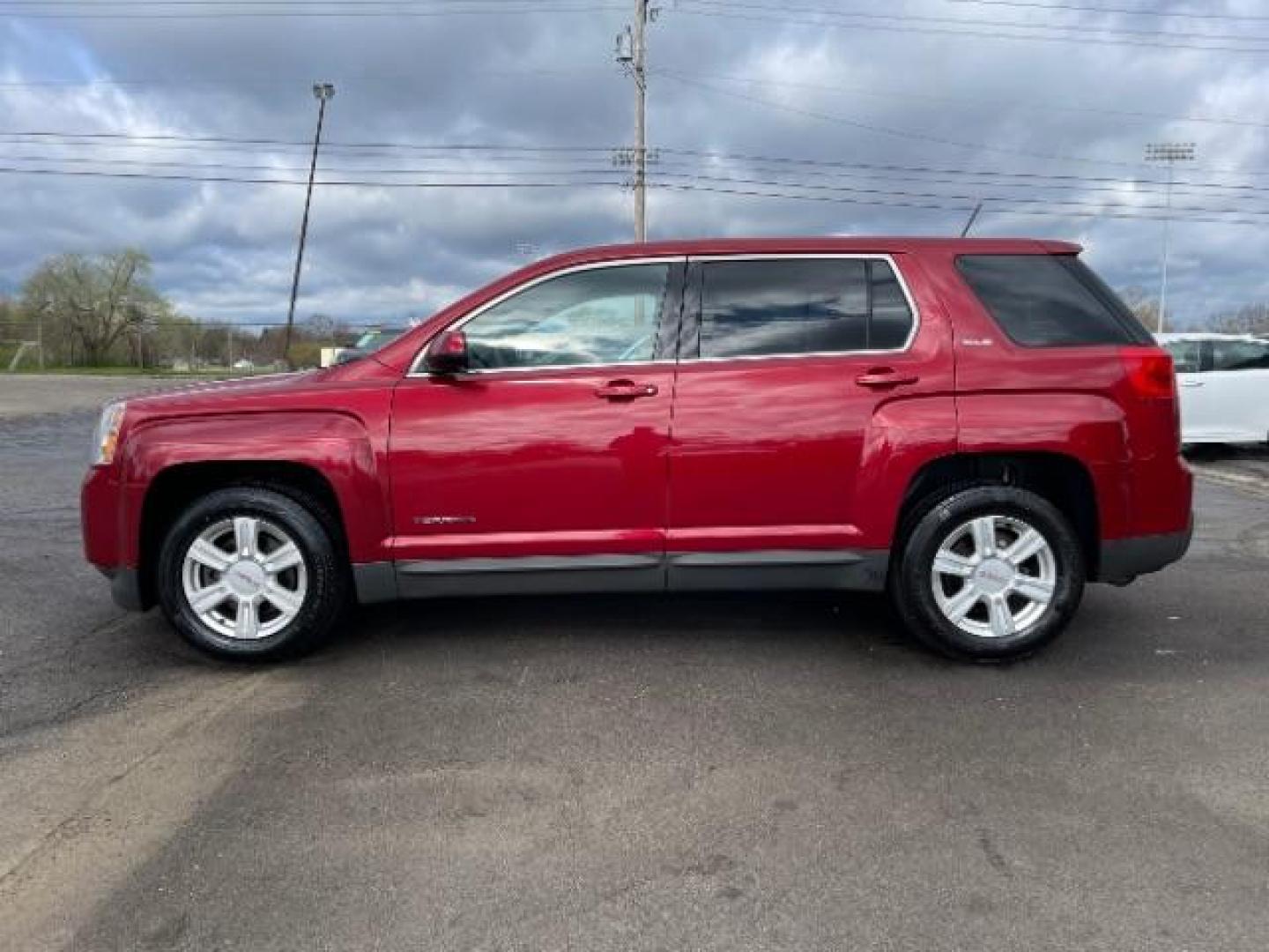 2015 Crystal Red Tintcoat GMC Terrain SLE1 FWD (2GKALMEK6F6) with an 2.4L L4 DOHC 16V engine, 6-Speed Automatic transmission, located at 880 E. National Road, Vandalia, OH, 45377, (937) 908-9800, 39.892189, -84.181015 - Photo#2