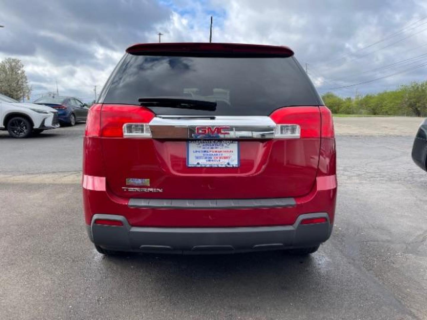 2015 Crystal Red Tintcoat GMC Terrain SLE1 FWD (2GKALMEK6F6) with an 2.4L L4 DOHC 16V engine, 6-Speed Automatic transmission, located at 880 E. National Road, Vandalia, OH, 45377, (937) 908-9800, 39.892189, -84.181015 - Photo#5