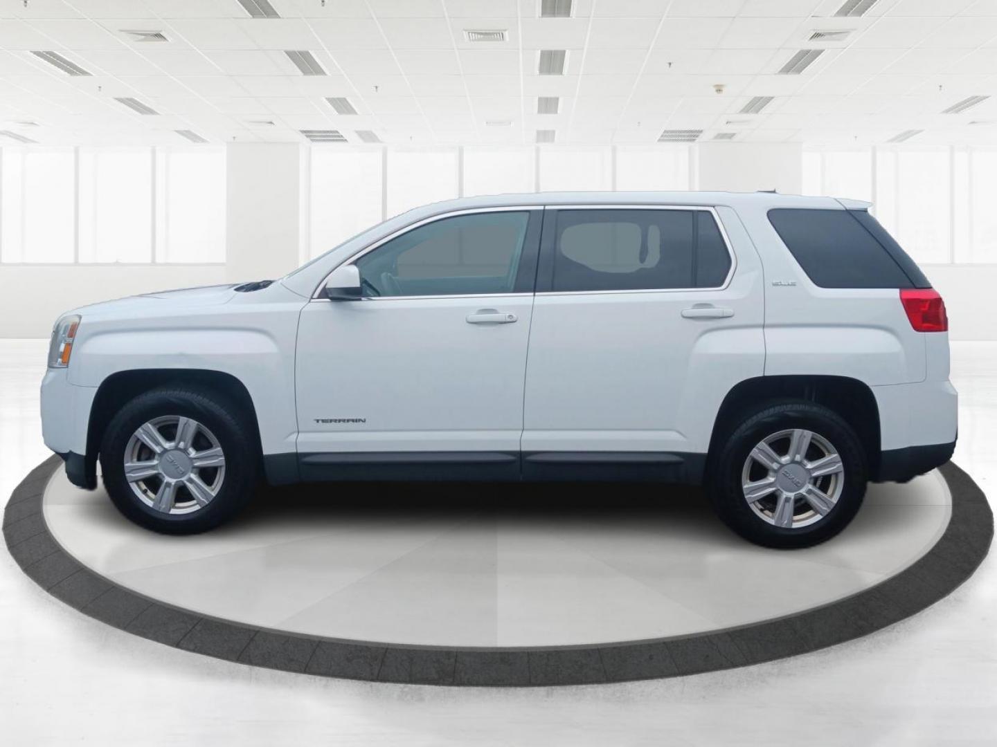 2015 Summit White GMC Terrain (2GKALMEK8F6) with an 2.4L L4 DOHC 16V engine, 6-Speed Automatic transmission, located at 1951 S Dayton Lakeview Rd., New Carlisle, OH, 45344, (937) 908-9800, 39.890999, -84.050255 - Photo#5