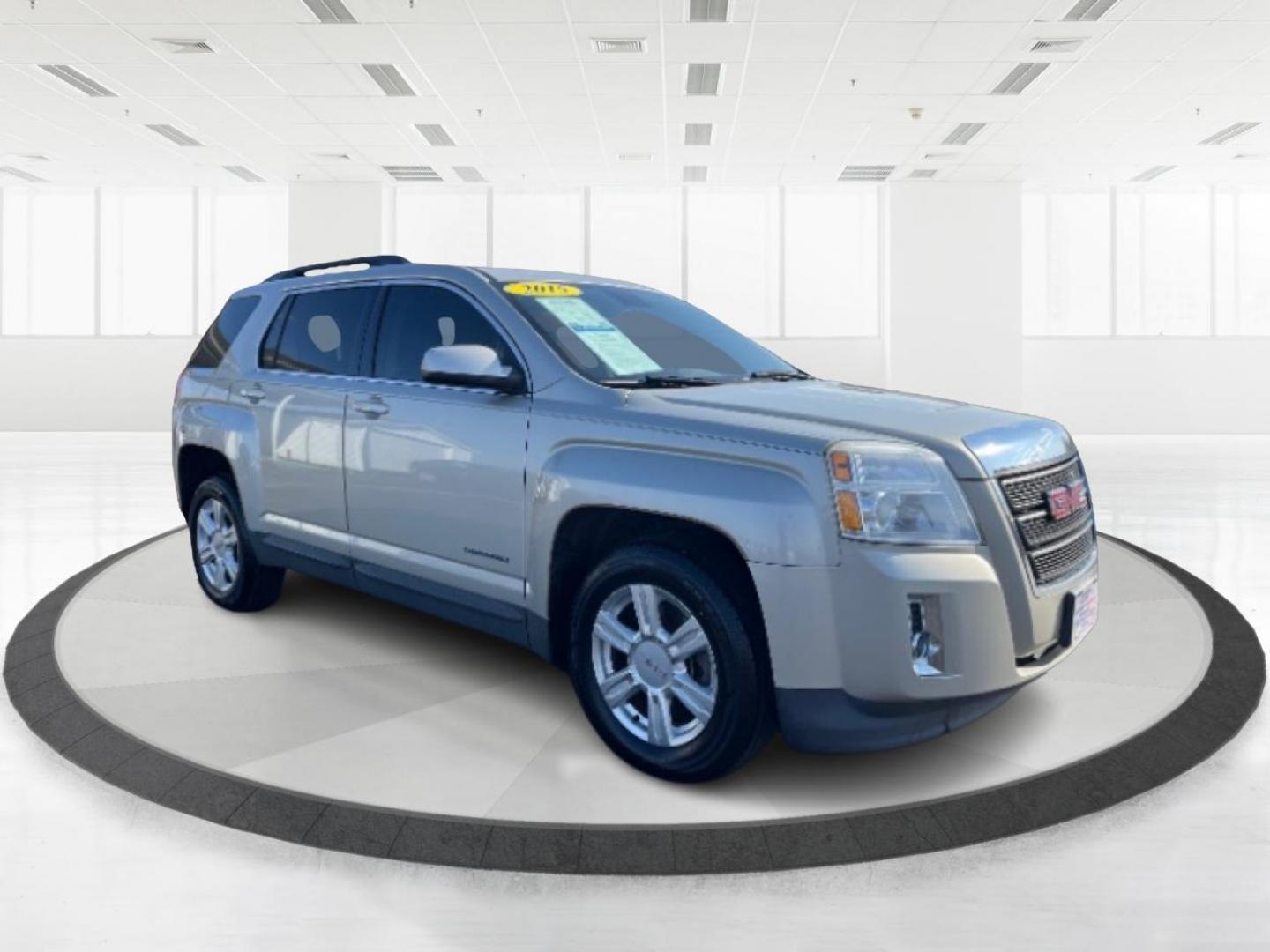 2015 Champagne Silver Metallic GMC Terrain (2GKFLSE35F6) with an 3.6L V6 DOHC 24V engine, 6-Speed Automatic transmission, located at 880 E. National Road, Vandalia, OH, 45377, (937) 908-9800, 39.892189, -84.181015 - Photo#0