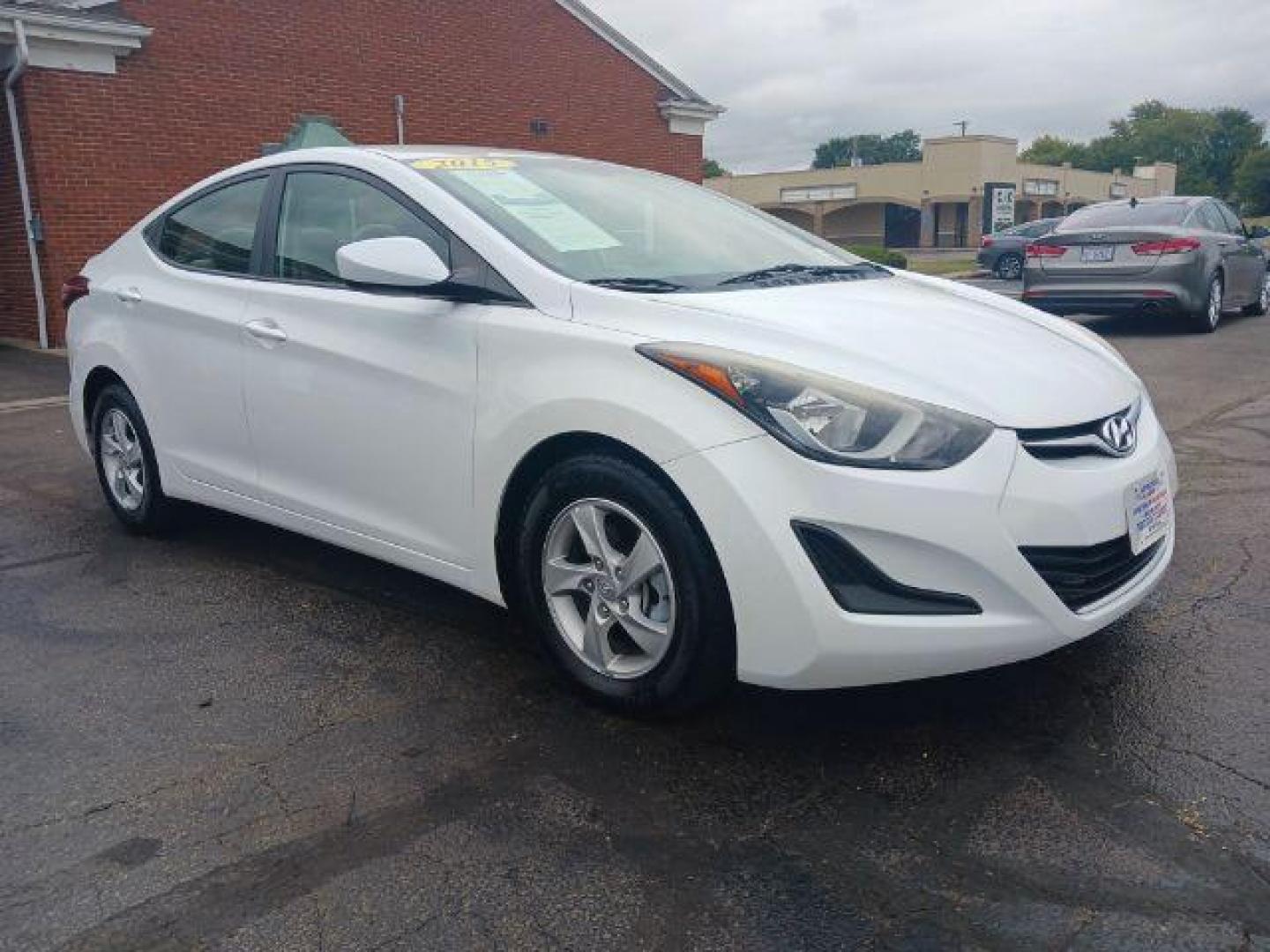 2015 Quartz White Pearl Hyundai Elantra SE 6AT (5NPDH4AE6FH) with an 1.8L L4 DOHC 16V engine, 6-Speed Automatic transmission, located at 1230 East Main St, Xenia, OH, 45385, (937) 908-9800, 39.687321, -83.910294 - Photo#0