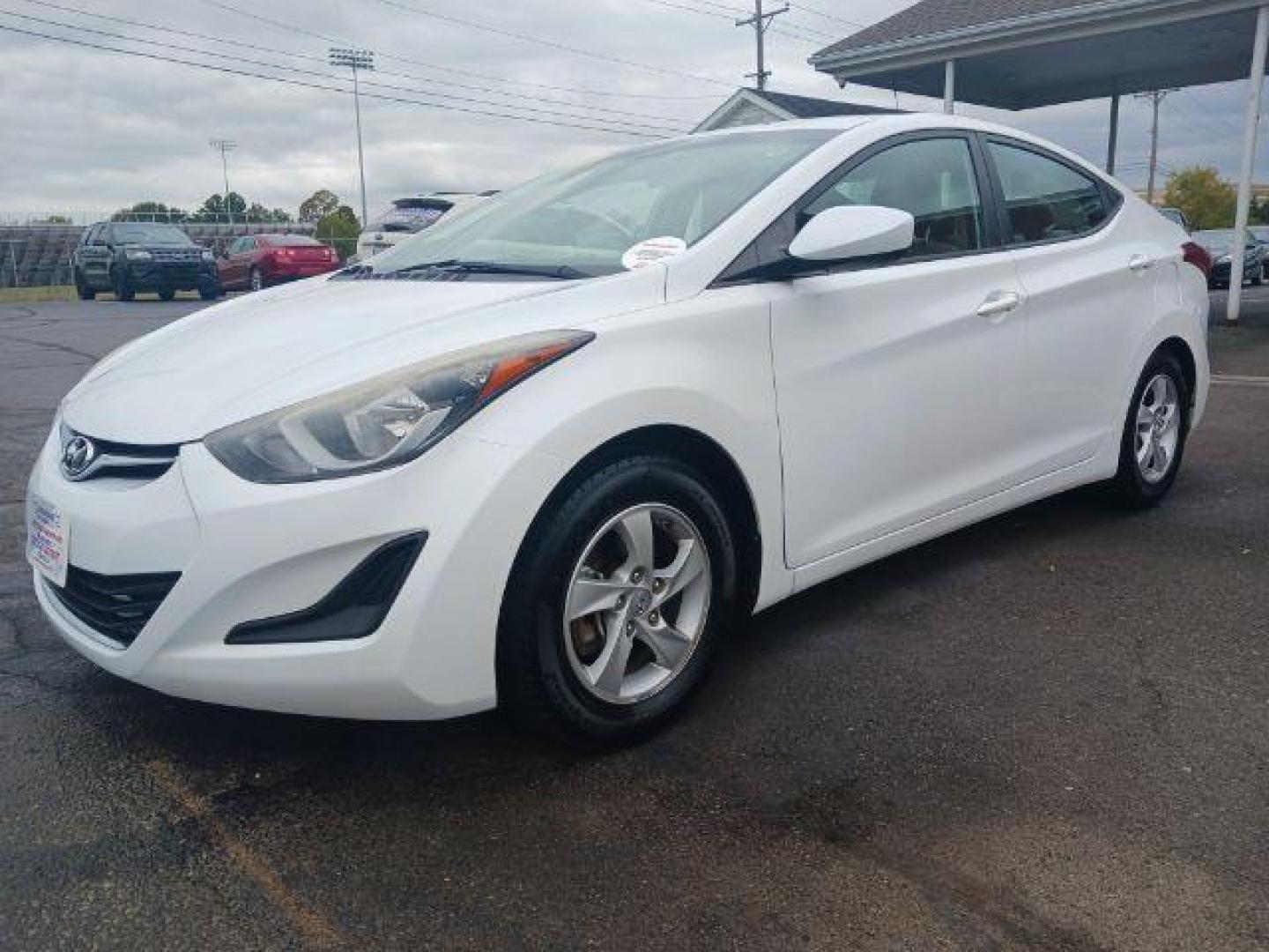 2015 Quartz White Pearl Hyundai Elantra SE 6AT (5NPDH4AE6FH) with an 1.8L L4 DOHC 16V engine, 6-Speed Automatic transmission, located at 1230 East Main St, Xenia, OH, 45385, (937) 908-9800, 39.687321, -83.910294 - Photo#2