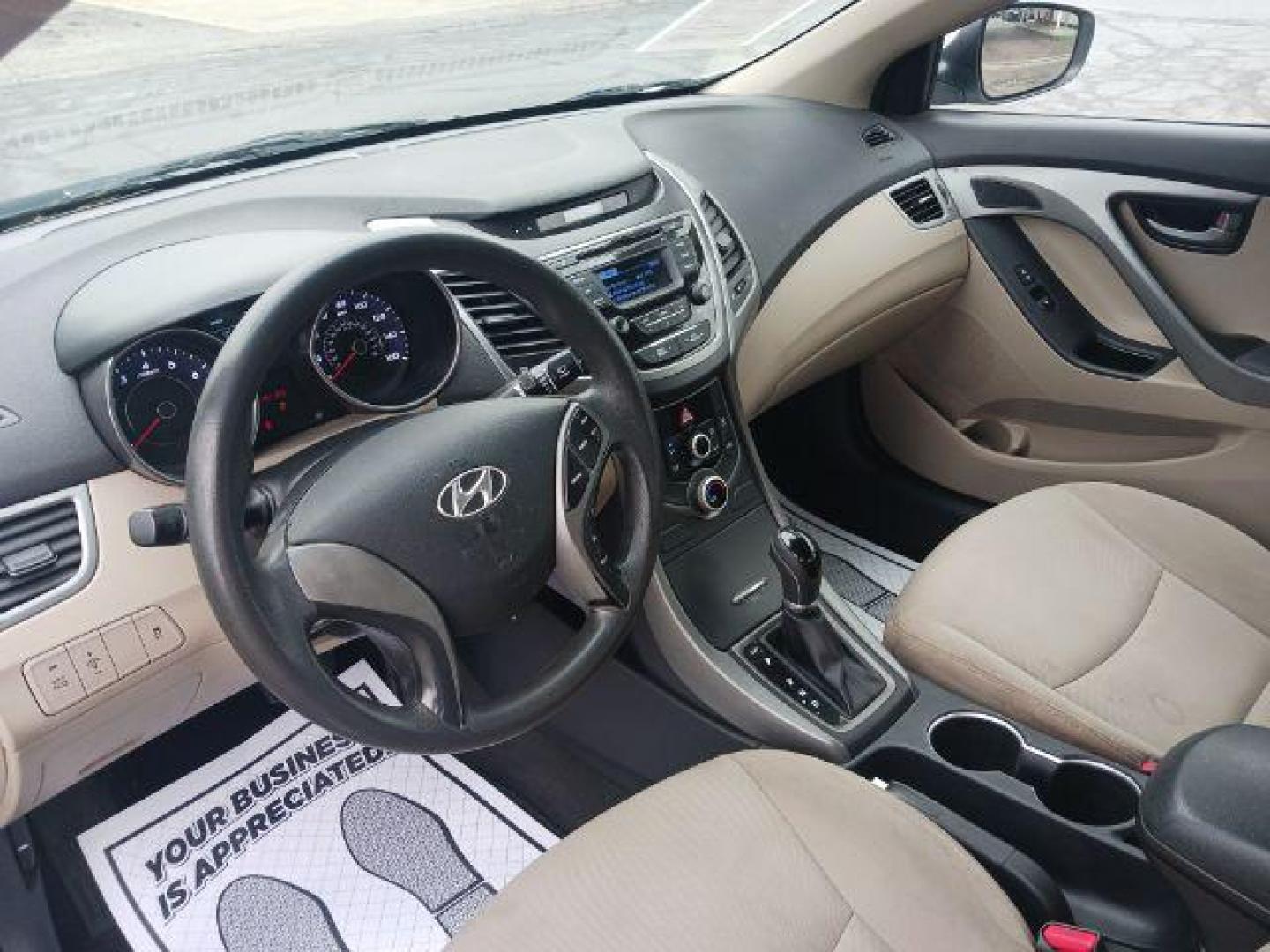 2015 Quartz White Pearl Hyundai Elantra SE 6AT (5NPDH4AE6FH) with an 1.8L L4 DOHC 16V engine, 6-Speed Automatic transmission, located at 1230 East Main St, Xenia, OH, 45385, (937) 908-9800, 39.687321, -83.910294 - Photo#6