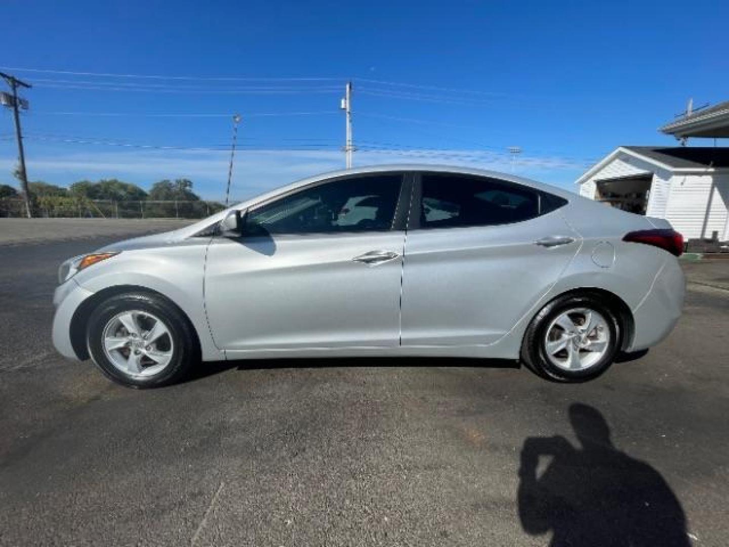 2015 Symphony Silver Hyundai Elantra SE 6AT (5NPDH4AE7FH) with an 1.8L L4 DOHC 16V engine, 6-Speed Automatic transmission, located at 4508 South Dixie Dr, Moraine, OH, 45439, (937) 908-9800, 39.690136, -84.216438 - Photo#5