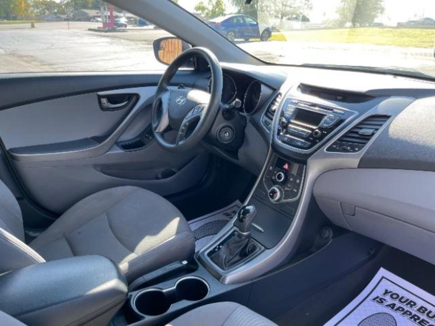 2015 Symphony Silver Hyundai Elantra SE 6AT (5NPDH4AE7FH) with an 1.8L L4 DOHC 16V engine, 6-Speed Automatic transmission, located at 4508 South Dixie Dr, Moraine, OH, 45439, (937) 908-9800, 39.690136, -84.216438 - Photo#8