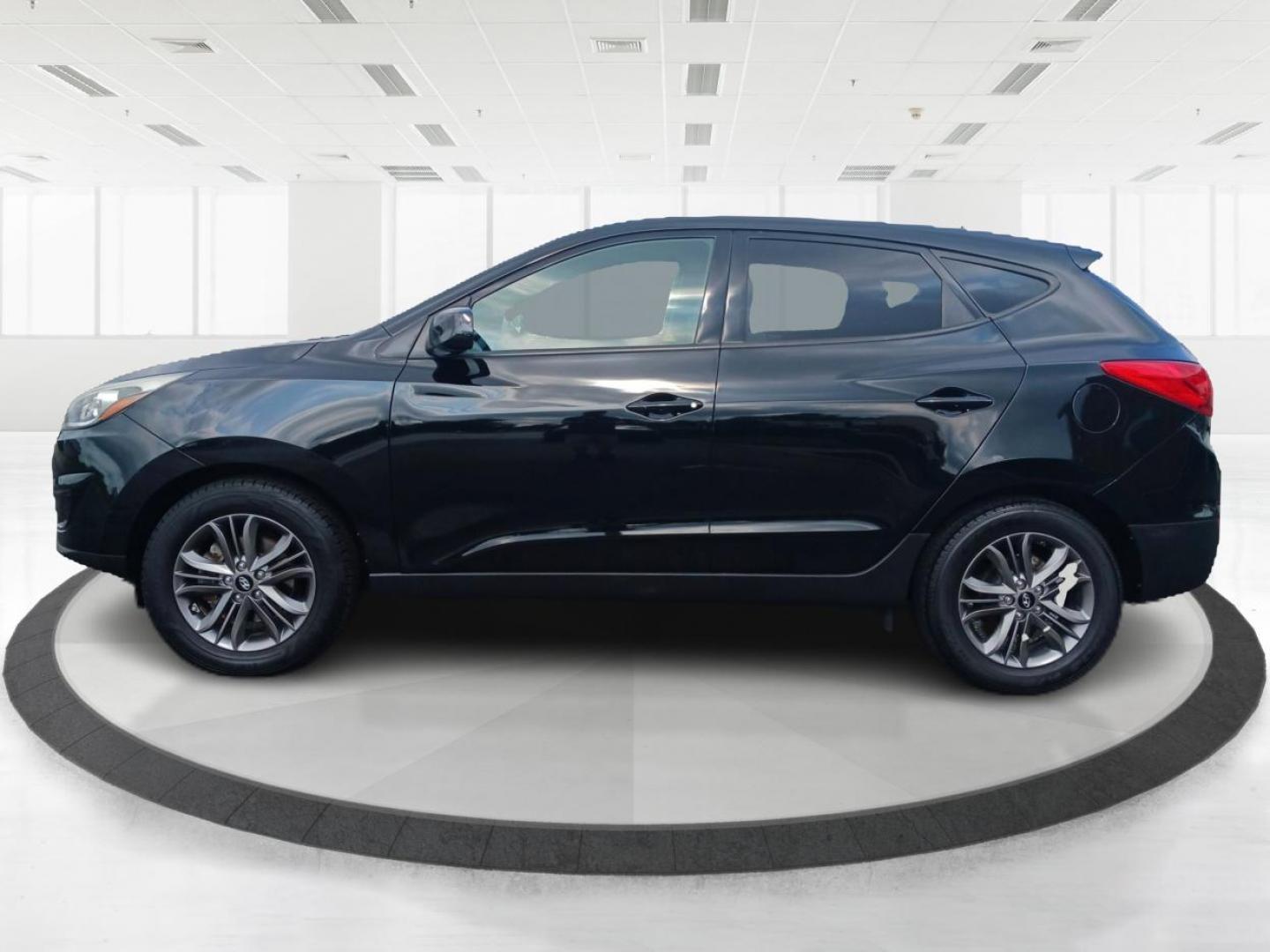 2015 Ash Black Mica Hyundai Tucson (KM8JT3AF9FU) with an 2.0L L4 DOHC 16V engine, 6-Speed Automatic transmission, located at 401 Woodman Dr, Riverside, OH, 45431, (937) 908-9800, 39.763779, -84.122063 - Photo#5