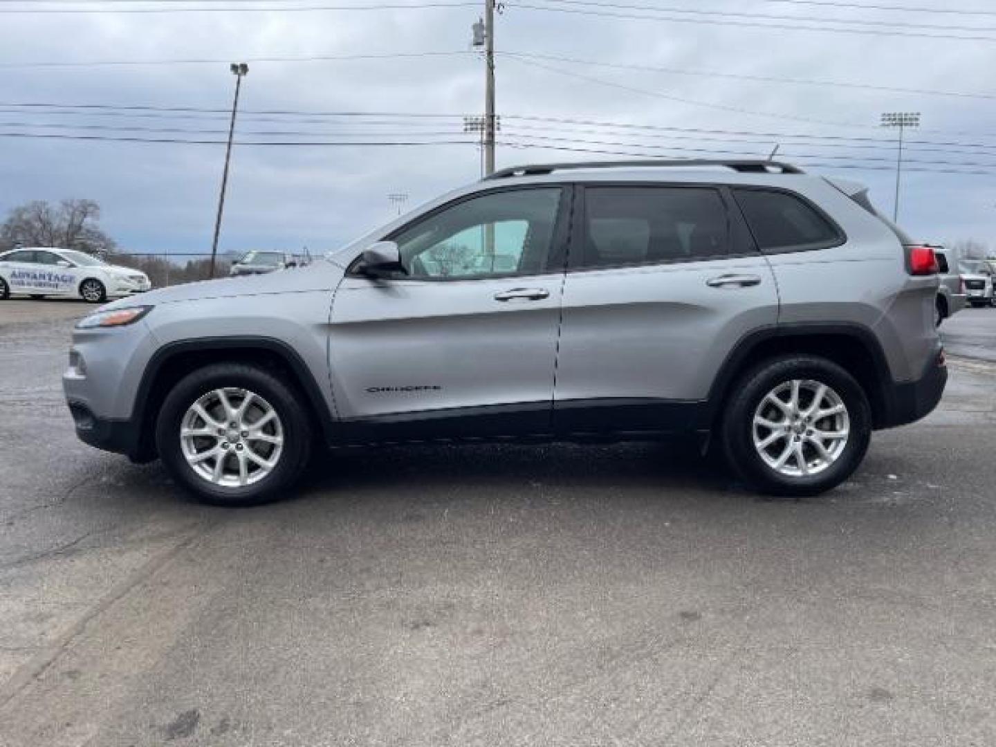 2015 Billet Silver Metallic CC Jeep Cherokee Latitude FWD (1C4PJLCB2FW) with an 2.4L L4 DOHC 16V engine, 9-Speed Automatic transmission, located at 1951 S Dayton Lakeview Rd., New Carlisle, OH, 45344, (937) 908-9800, 39.890999, -84.050255 - Photo#2