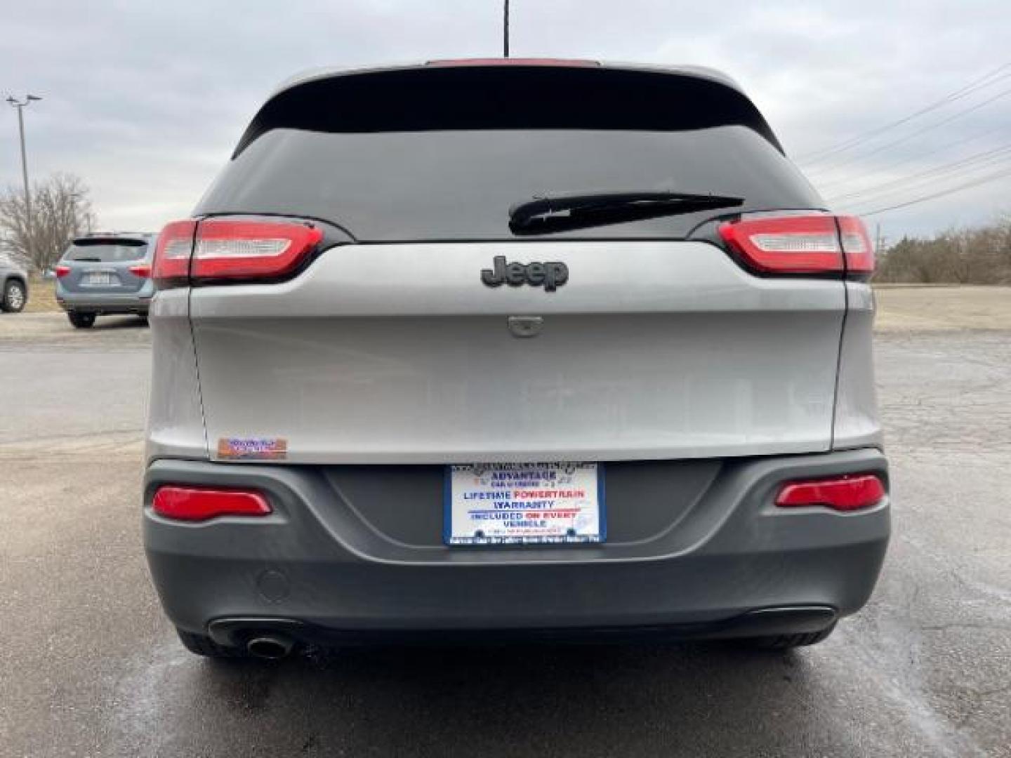 2015 Billet Silver Metallic CC Jeep Cherokee Latitude FWD (1C4PJLCB2FW) with an 2.4L L4 DOHC 16V engine, 9-Speed Automatic transmission, located at 1951 S Dayton Lakeview Rd., New Carlisle, OH, 45344, (937) 908-9800, 39.890999, -84.050255 - Photo#5