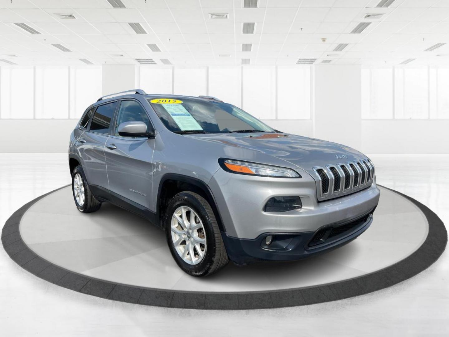 2015 Billet Silver Metallic CC Jeep Cherokee Latitude 4WD (1C4PJMCB7FW) with an 2.4L L4 DOHC 16V engine, 9-Speed Automatic transmission, located at 1230 East Main St, Xenia, OH, 45385, (937) 908-9800, 39.687321, -83.910294 - Photo#0