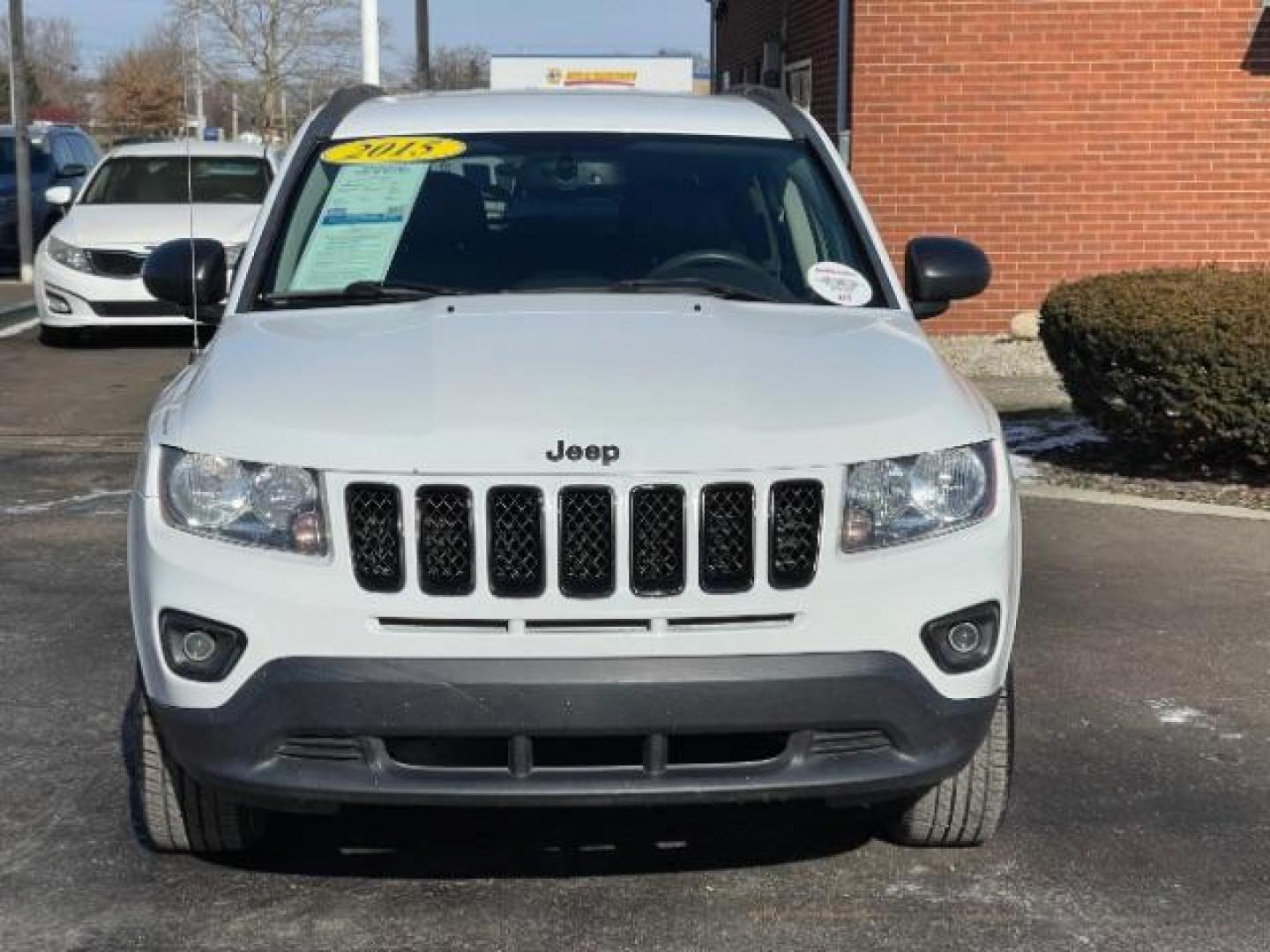 2015 Bright White Clear Coat Jeep Compass Sport 4WD (1C4NJDBB4FD) with an 2.4L L4 DOHC 16V engine, located at 1951 S Dayton Lakeview Rd., New Carlisle, OH, 45344, (937) 908-9800, 39.890999, -84.050255 - Photo#5