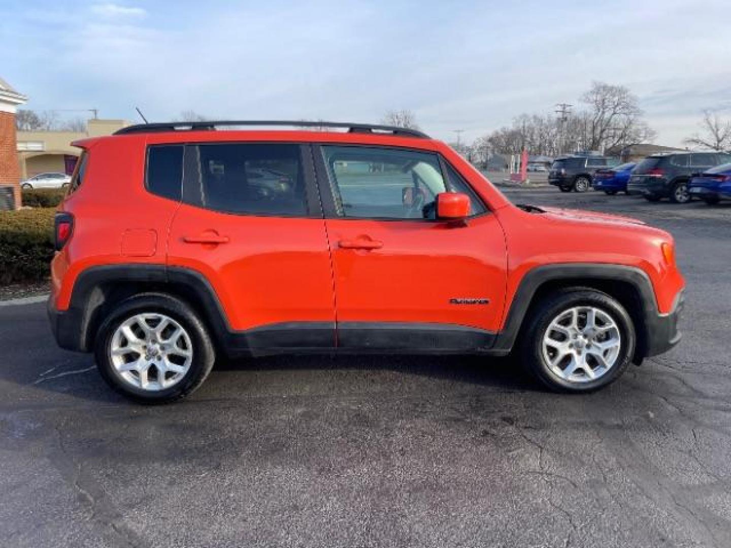 2015 Omaha Orange Jeep Renegade Latitude FWD (ZACCJABT6FP) with an 2.4L L4 DOHC 16V engine, 6-Speed Manual transmission, located at 1951 S Dayton Lakeview Rd., New Carlisle, OH, 45344, (937) 908-9800, 39.890999, -84.050255 - Photo#5