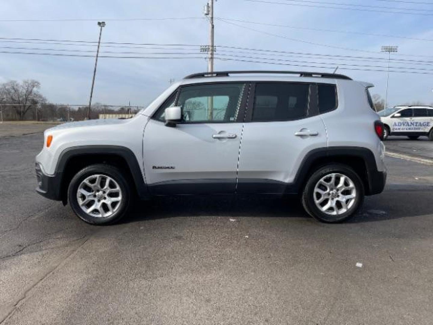 2015 Glacier Metallic Jeep Renegade Latitude 4WD (ZACCJBBT2FP) with an 2.4L L4 DOHC 16V engine, 6-Speed Manual transmission, located at 1951 S Dayton Lakeview Rd., New Carlisle, OH, 45344, (937) 908-9800, 39.890999, -84.050255 - Photo#2