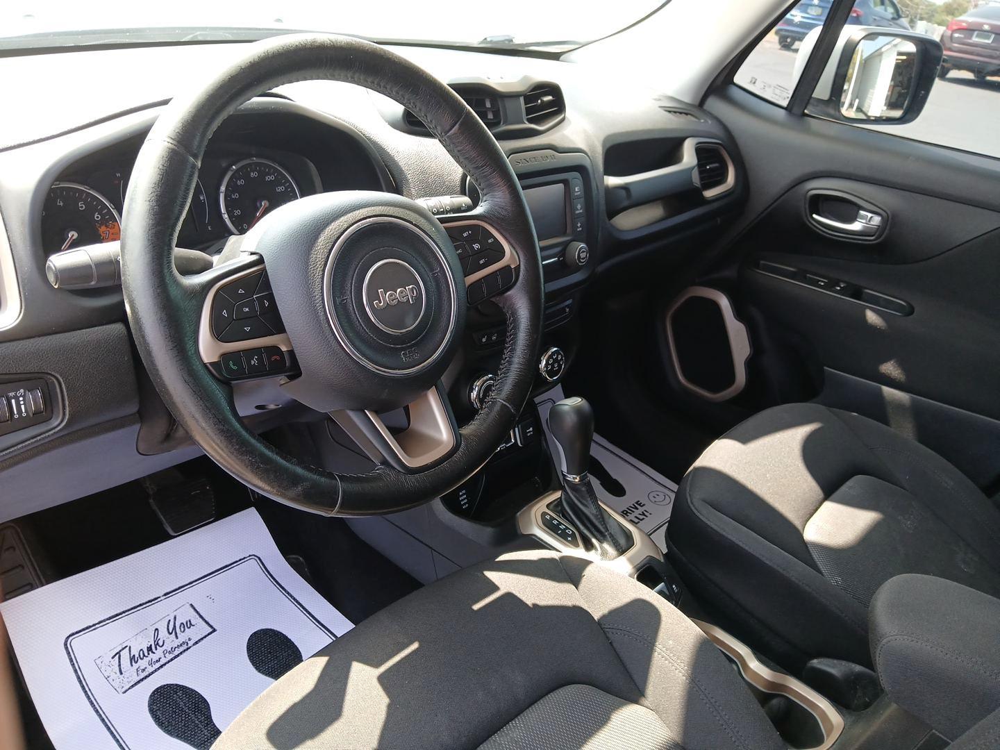 2015 Silver Jeep Renegade (ZACCJBBT3FP) with an 2.4L L4 DOHC 16V engine, 6-Speed Manual transmission, located at 1951 S Dayton Lakeview Rd., New Carlisle, OH, 45344, (937) 908-9800, 39.890999, -84.050255 - Photo#8