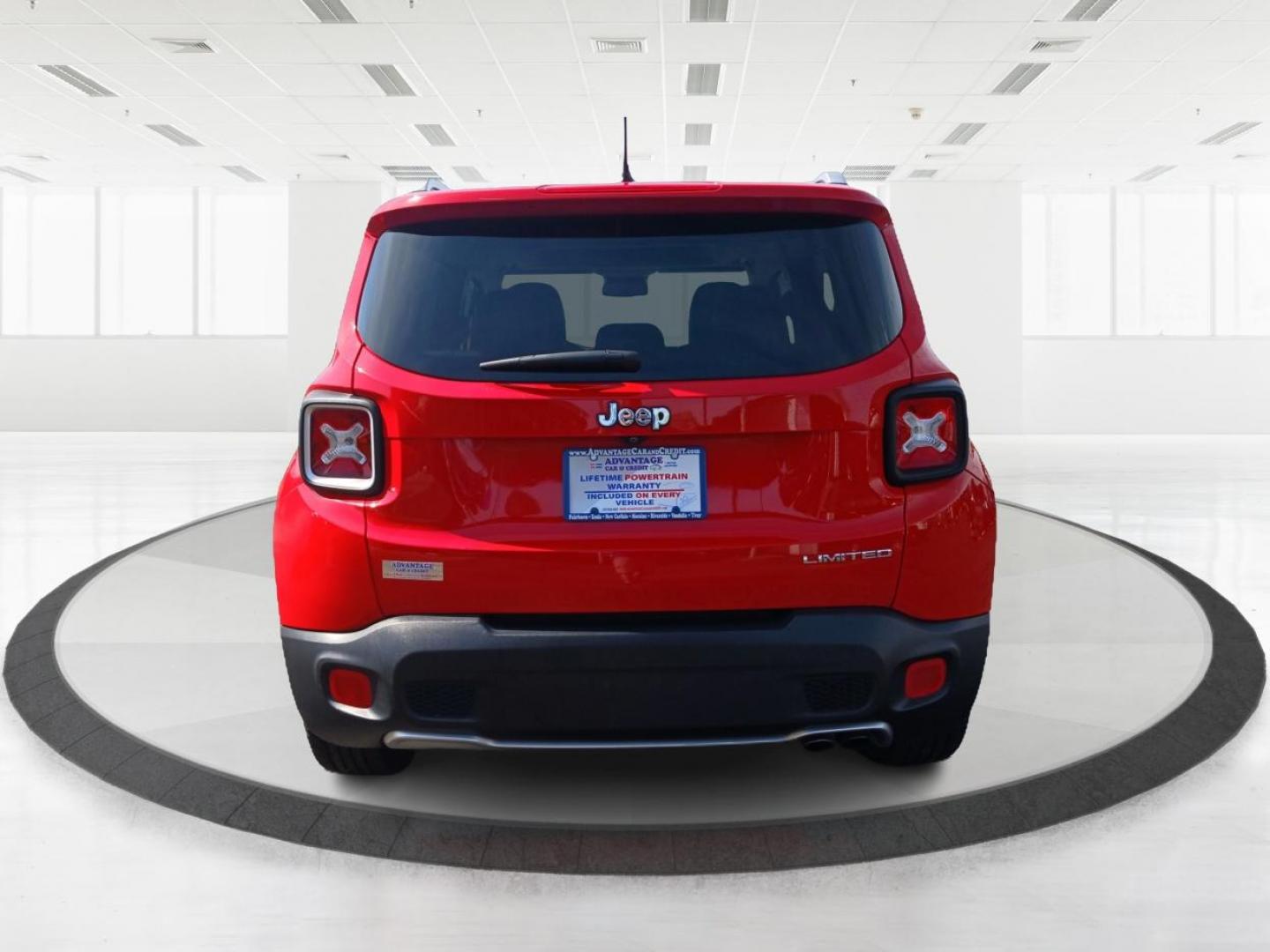 2015 Jeep Renegade Limited FWD (ZACCJADT0FP) with an 2.4L L4 DOHC 16V engine, 9-Speed Automatic transmission, located at 4508 South Dixie Dr, Moraine, OH, 45439, (937) 908-9800, 39.689976, -84.218452 - 2015 Jeep Renegade Limited FWD - Photo#3