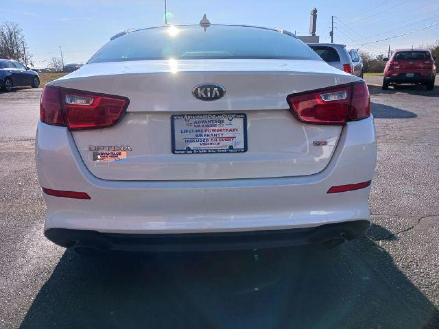 2015 Snow White Pearl Kia Optima LX (KNAGM4A71F5) with an 2.4L L4 DOHC 16V engine, 6-Speed Automatic transmission, located at 880 E. National Road, Vandalia, OH, 45377, (937) 908-9800, 39.892189, -84.181015 - Photo#5