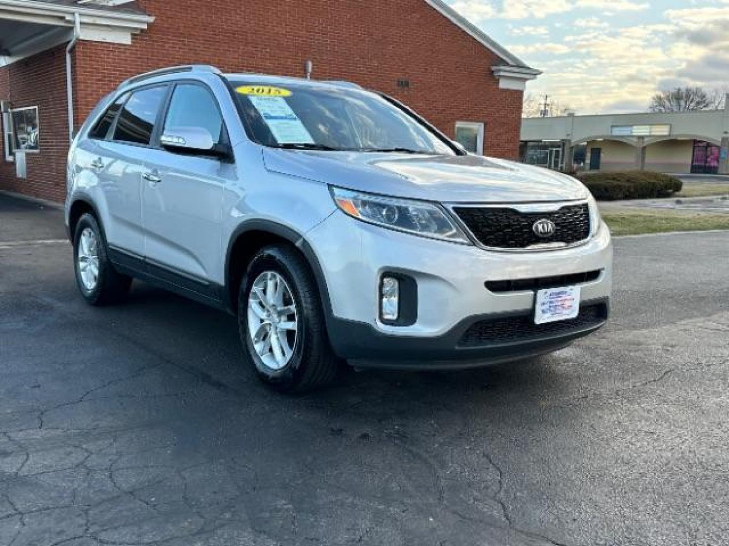 2015 Titanium Silver Kia Sorento LX 2WD (5XYKT4A62FG) with an 2.4L L4 DOHC 16V engine, 6-Speed Automatic transmission, located at 1184 Kauffman Ave, Fairborn, OH, 45324, (937) 908-9800, 39.807365, -84.029114 - Photo#0