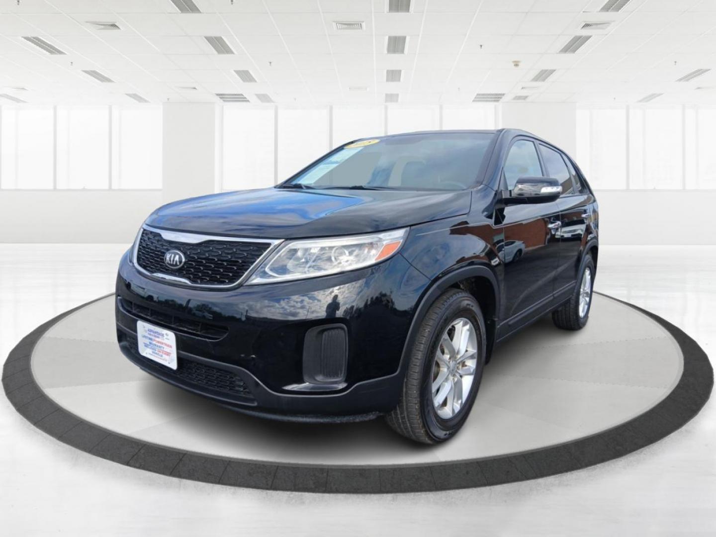 2015 Kia Sorento LX 2WD (5XYKT3A68FG) with an 2.4L L4 DOHC 16V engine, 6-Speed Automatic transmission, located at 401 Woodman Dr, Riverside, OH, 45431, (937) 908-9800, 39.760899, -84.123421 - 2015 Kia Sorento LX 2WD - Photo#7