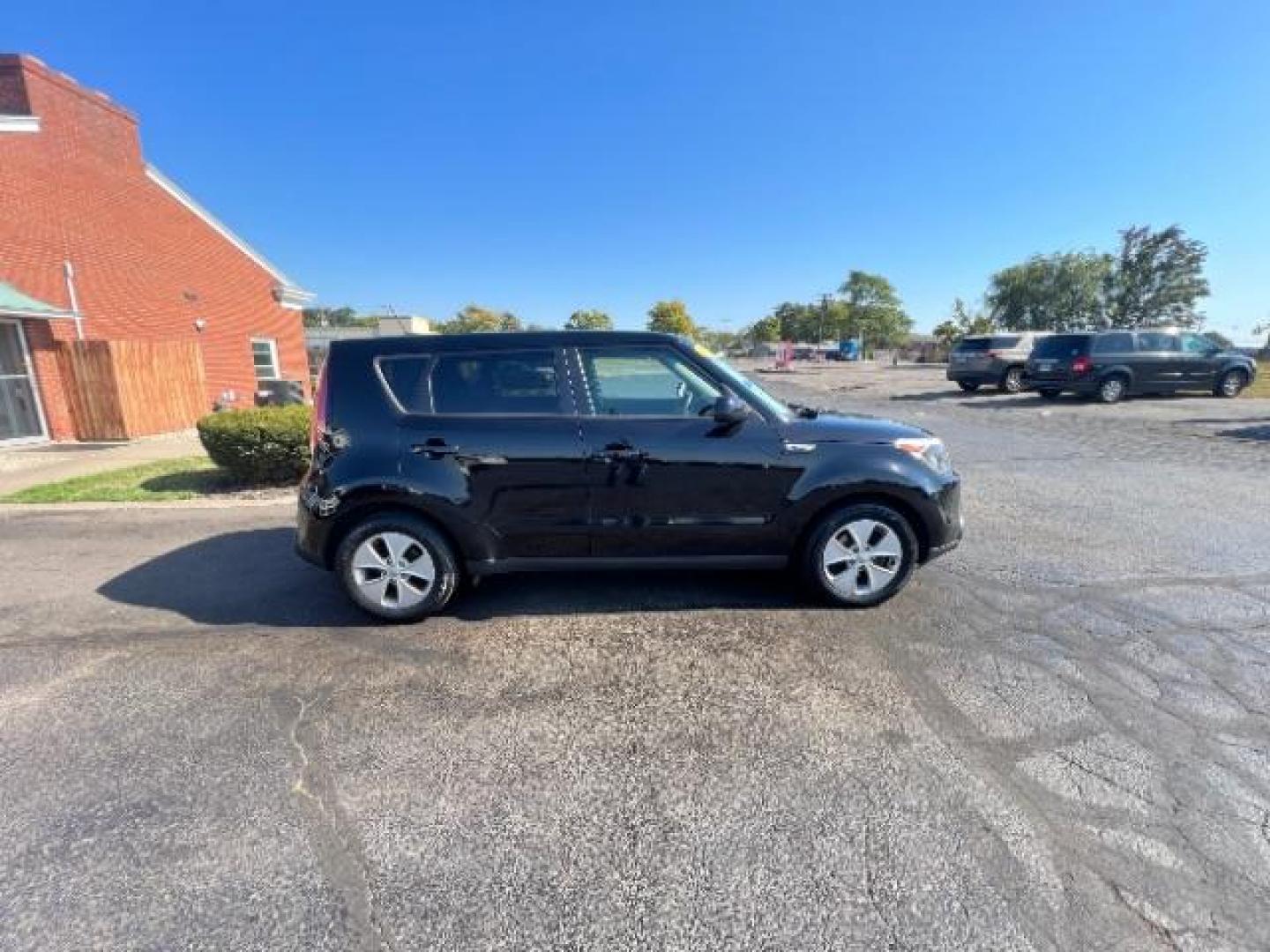 2015 Shadow Black Kia Soul Base (KNDJN2A29F7) with an 1.6L L4 DOHC 16V engine, located at 1951 S Dayton Lakeview Rd., New Carlisle, OH, 45344, (937) 908-9800, 39.890999, -84.050255 - Photo#11