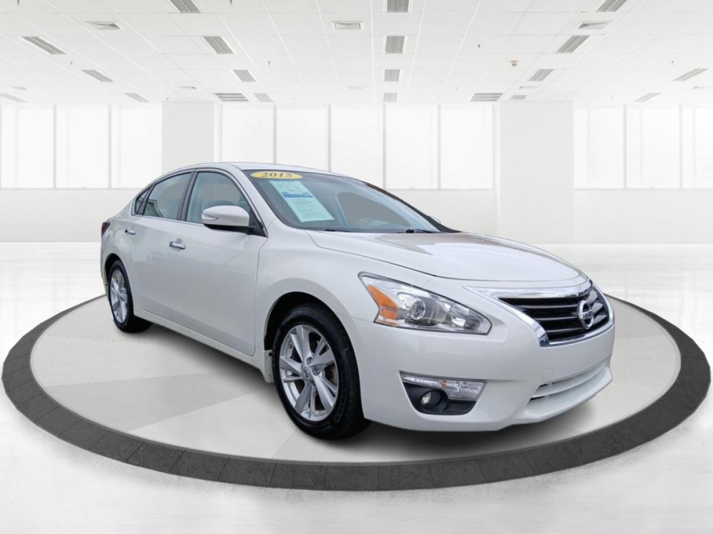 2015 Pearl White Nissan Altima 2.5 SL (1N4AL3AP1FN) with an 2.5L L4 DOHC 16V engine, Continuously Variable Transmission transmission, located at 1230 East Main St, Xenia, OH, 45385, (937) 908-9800, 39.687321, -83.910294 - Photo#0